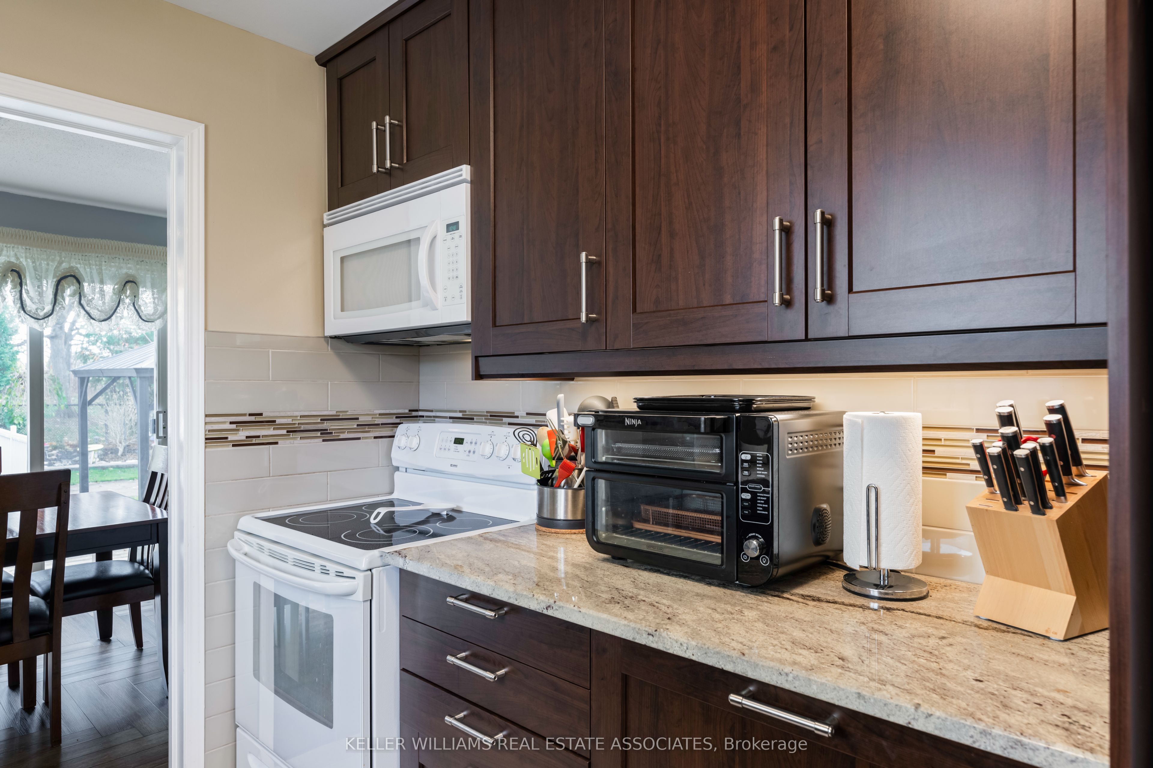 Photo 57 of 794 Laurier Avenue, Milton, Timberlea — HOMEH