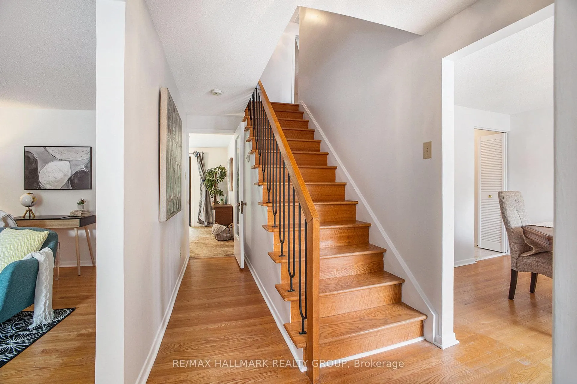 Photo 4 of 618 La Verendrye Drive, Ottawa, Beacon Hill North — HOMEH