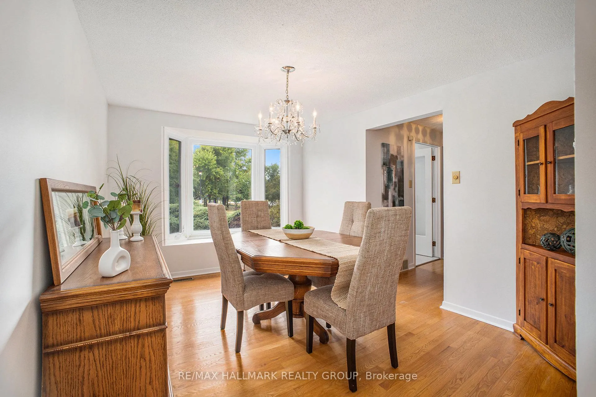 Photo 18 of 618 La Verendrye Drive, Ottawa, Beacon Hill North — HOMEH