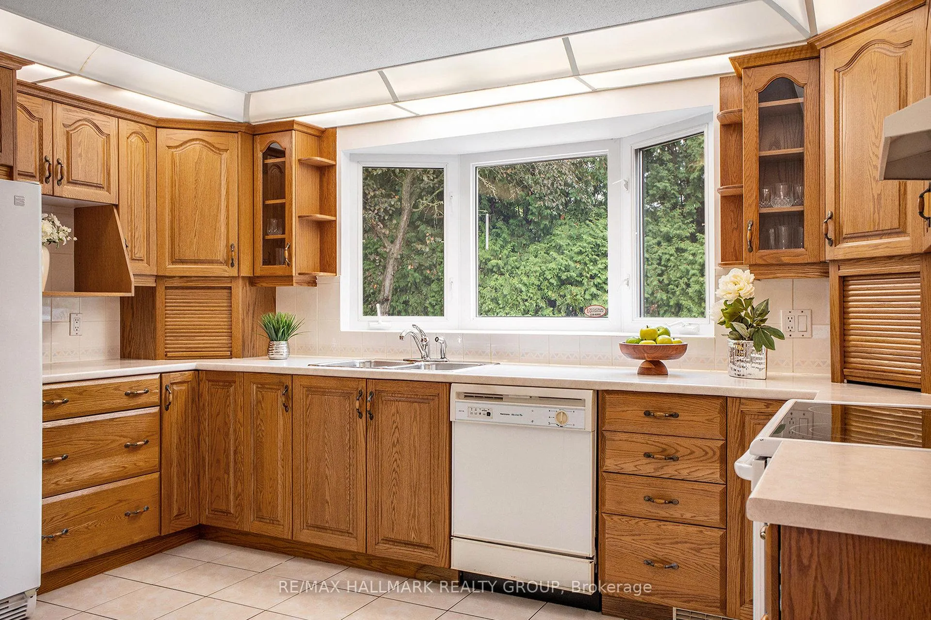 Photo 24 of 618 La Verendrye Drive, Ottawa, Beacon Hill North — HOMEH