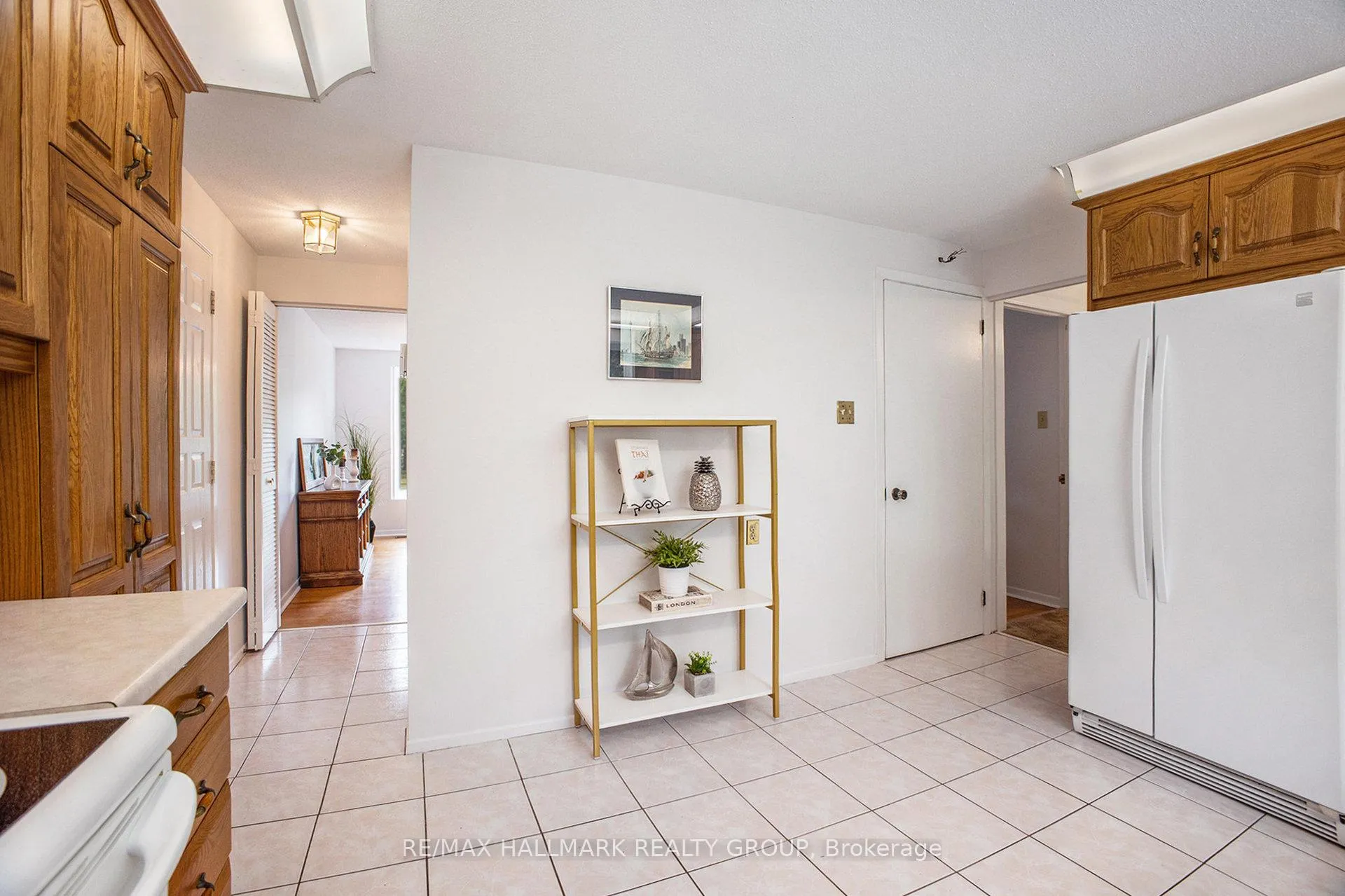 Photo 25 of 618 La Verendrye Drive, Ottawa, Beacon Hill North — HOMEH