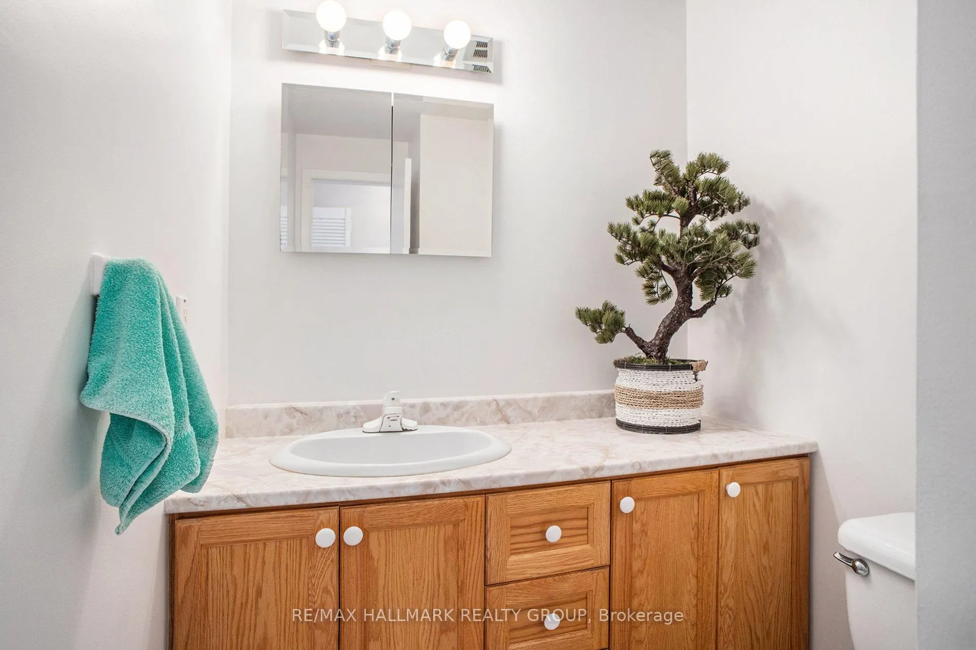 Photo 34 of 618 La Verendrye Drive, Ottawa, Beacon Hill North — HOMEH