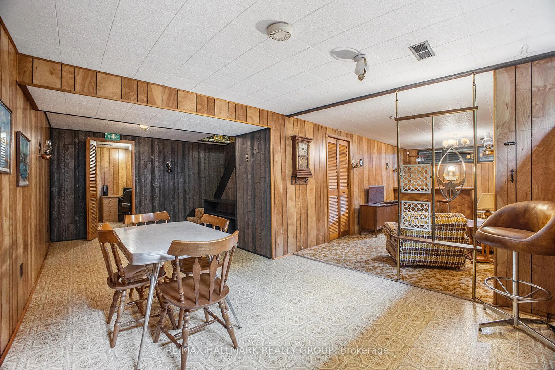 Photo 48 of 618 La Verendrye Drive, Ottawa, Beacon Hill North — HOMEH