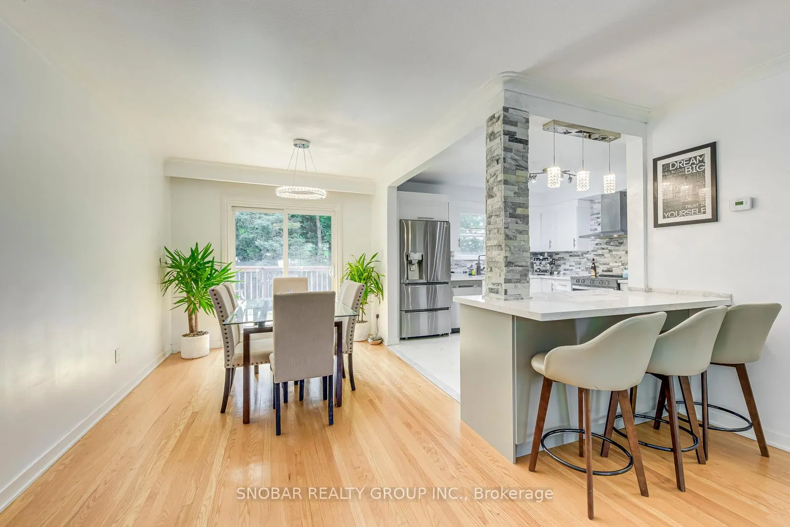 Photo 5 of 4 Haregate Court, Etobicoke, Willowridge-Martingrove-Richview — HOMEH