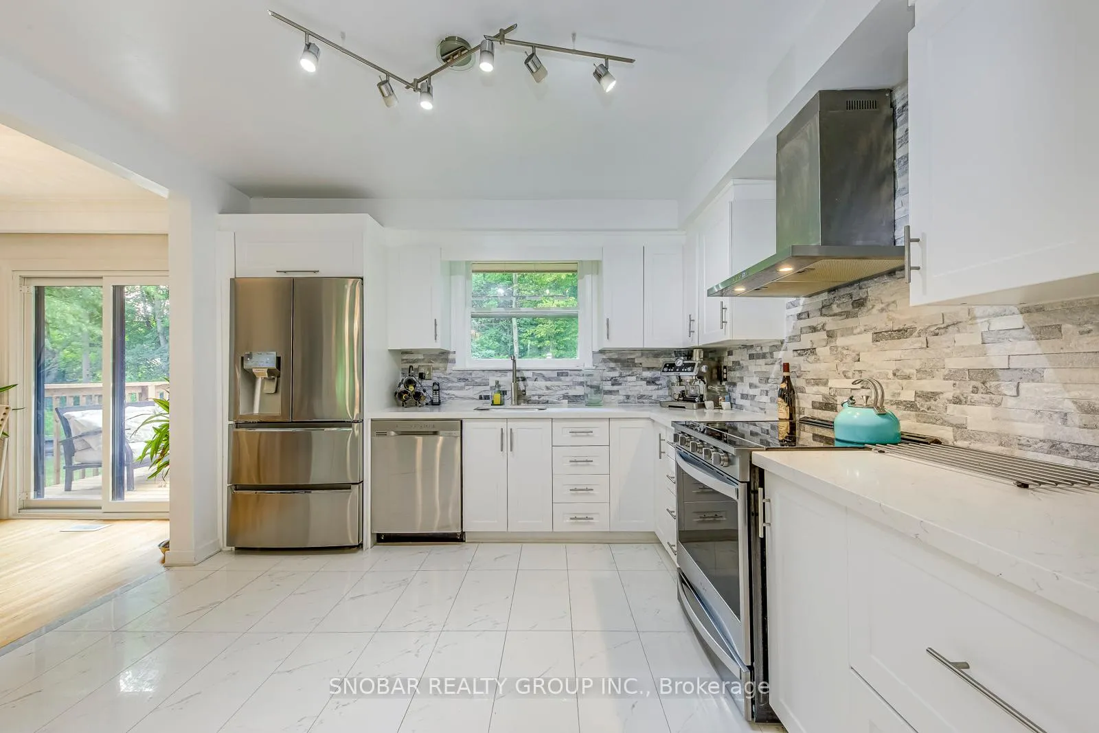 Photo 9 of 4 Haregate Court, Etobicoke, Willowridge-Martingrove-Richview — HOMEH