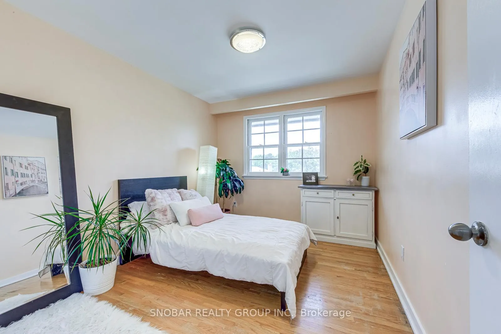 Photo 16 of 4 Haregate Court, Etobicoke, Willowridge-Martingrove-Richview — HOMEH