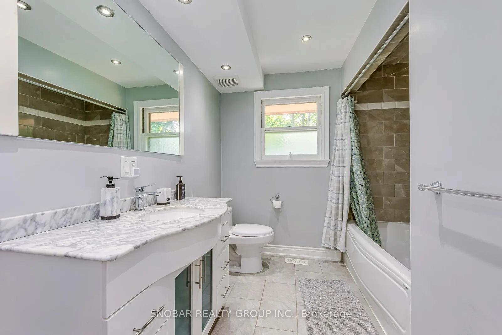 Photo 17 of 4 Haregate Court, Etobicoke, Willowridge-Martingrove-Richview — HOMEH