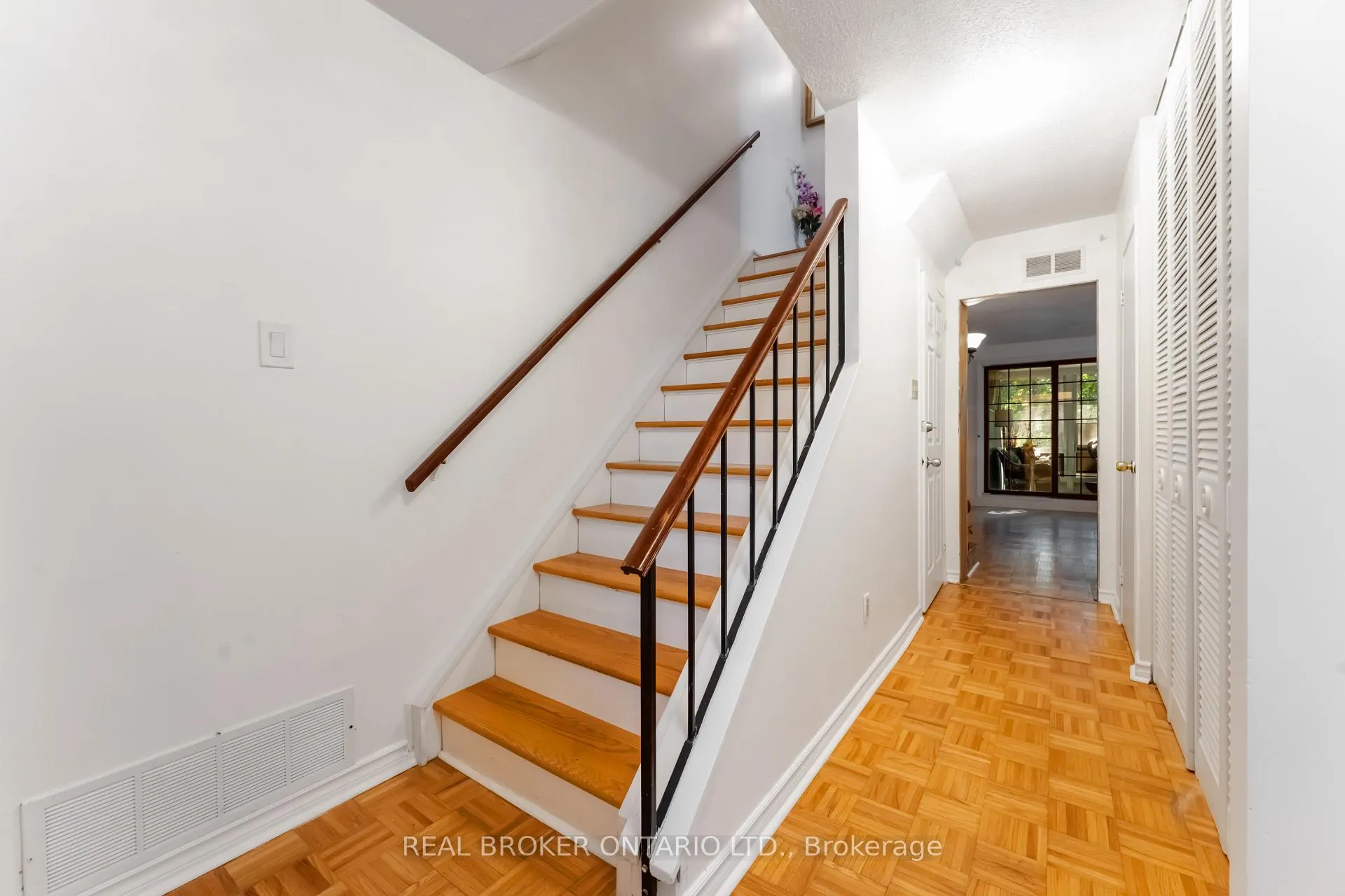 Photo 3 of 77 Priam Way, Ottawa, Westcliffe Estates — HOMEH
