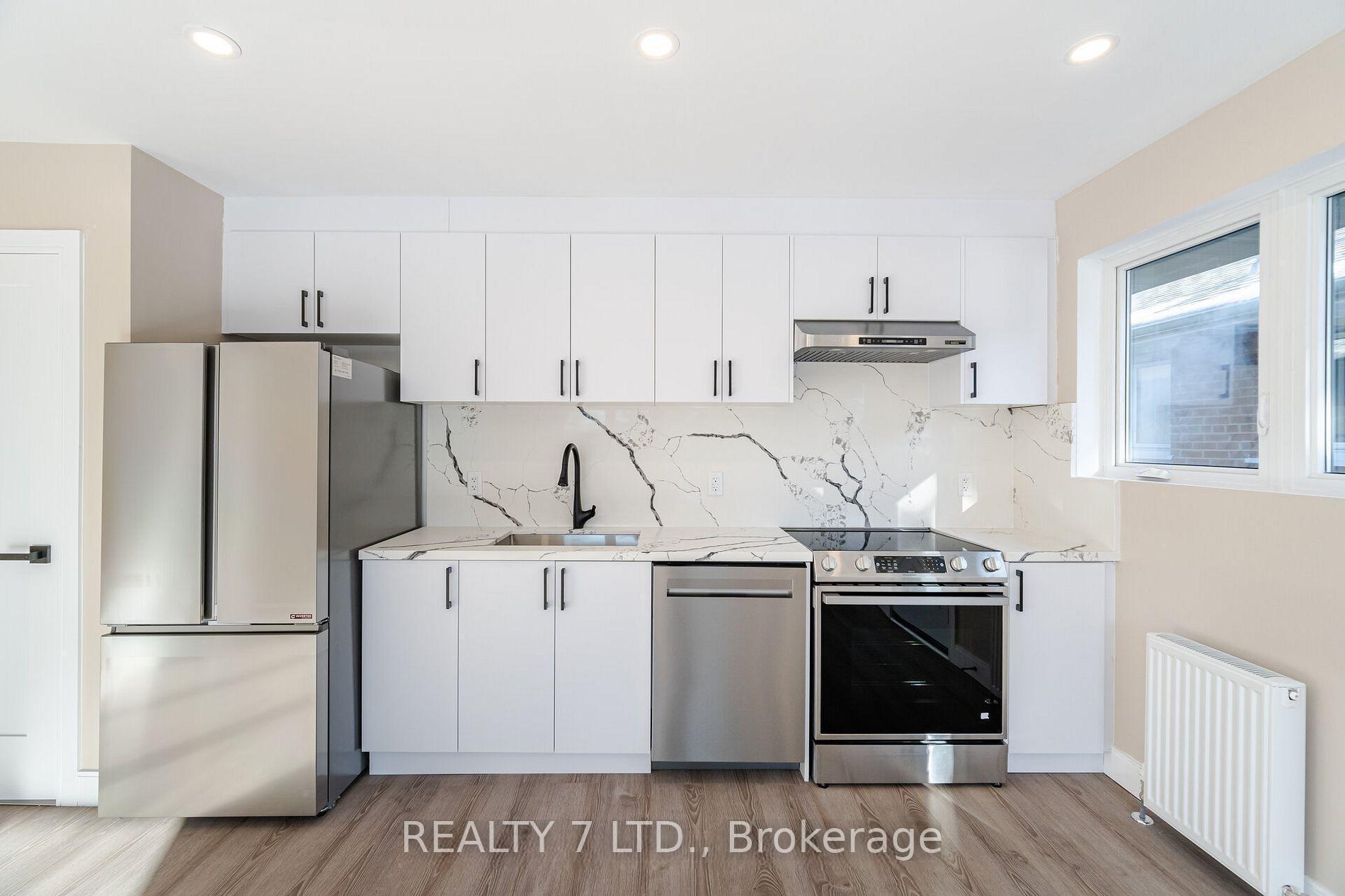 Photo 6 of Unit Unit #1, 25 Templar Drive, Etobicoke, Kingsview Village-The Westway — HOMEH