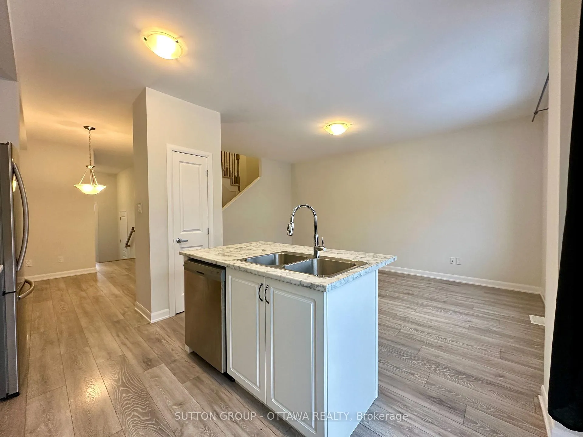 Photo 7 of 2032 Caltra Crescent, Ottawa, Barrhaven - Half Moon Bay — HOMEH
