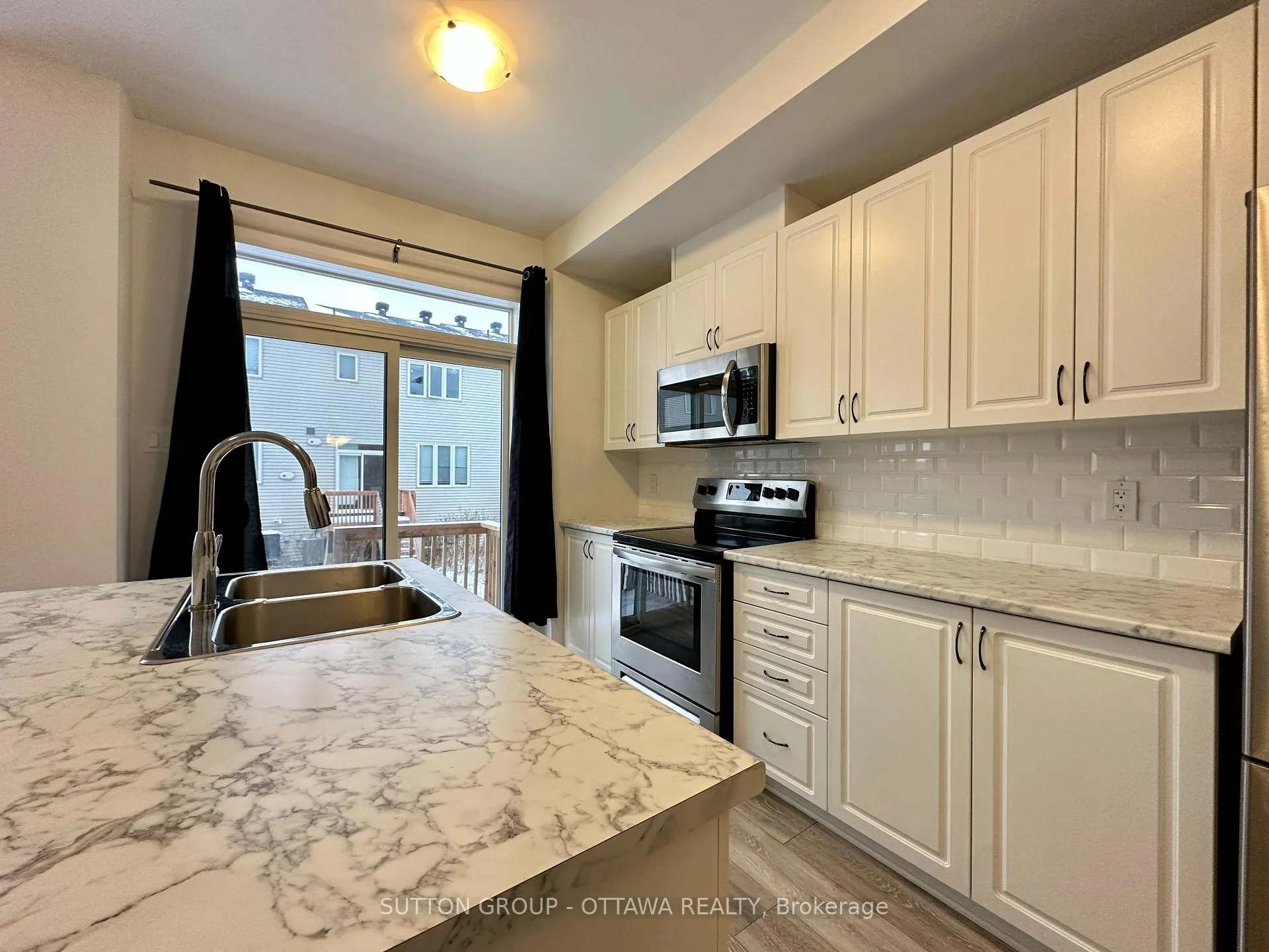 Photo 8 of 2032 Caltra Crescent, Ottawa, Barrhaven - Half Moon Bay — HOMEH