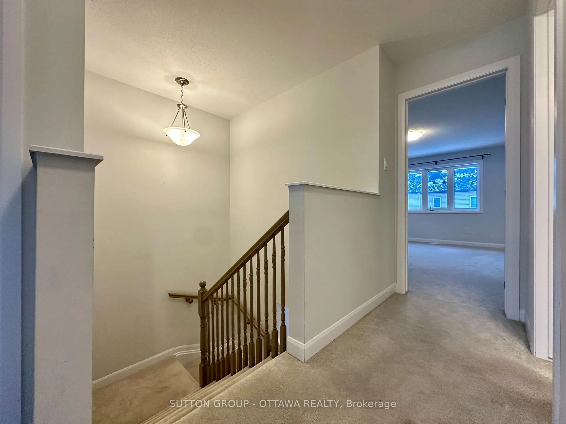 Photo 10 of 2032 Caltra Crescent, Ottawa, Barrhaven - Half Moon Bay — HOMEH