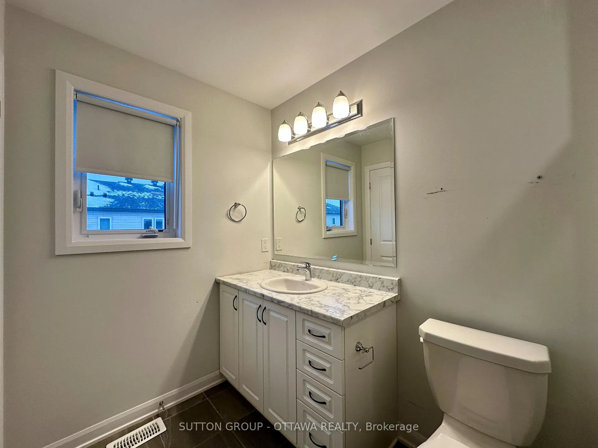 Photo 15 of 2032 Caltra Crescent, Ottawa, Barrhaven - Half Moon Bay — HOMEH