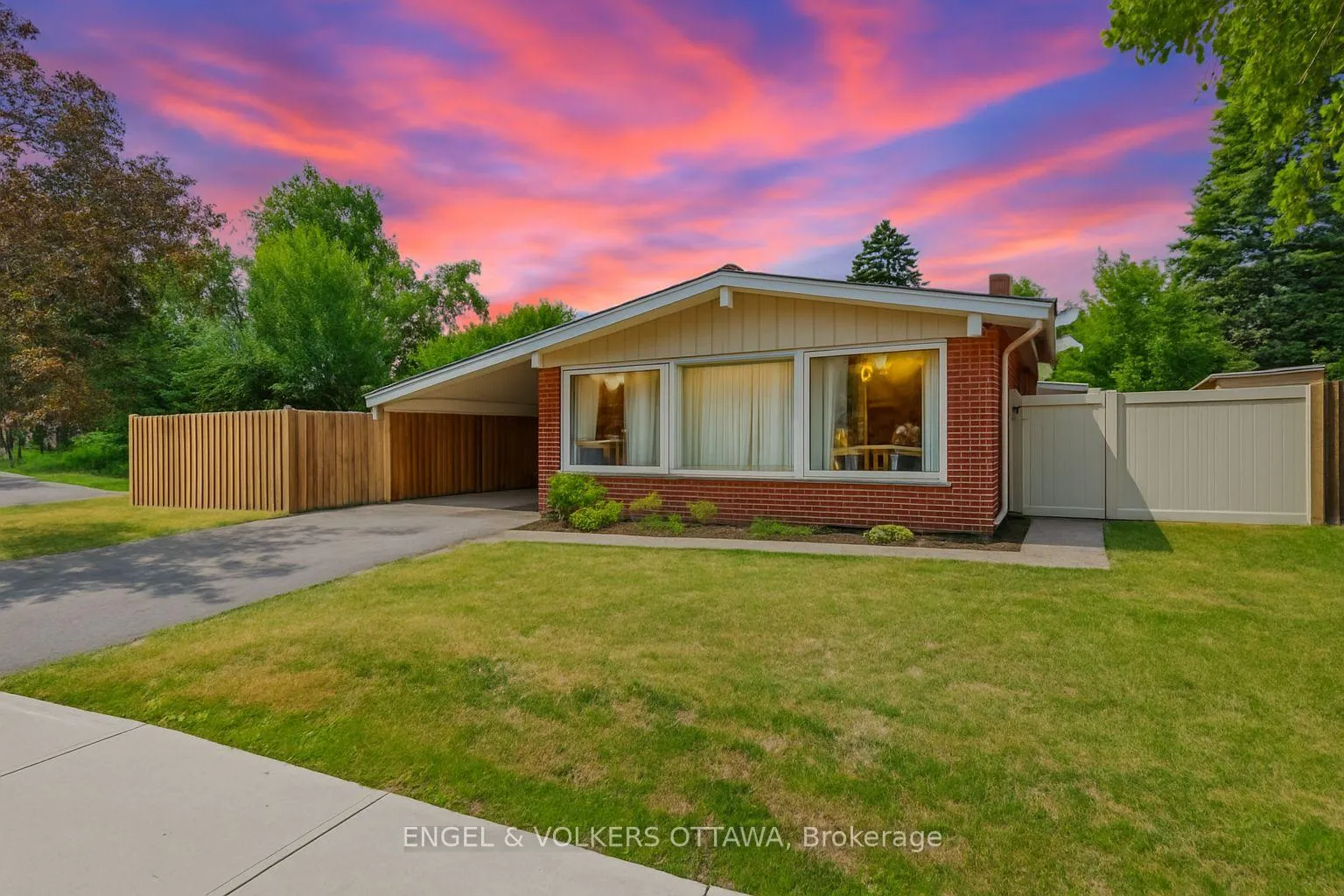 Front of 2061 Featherston Drive