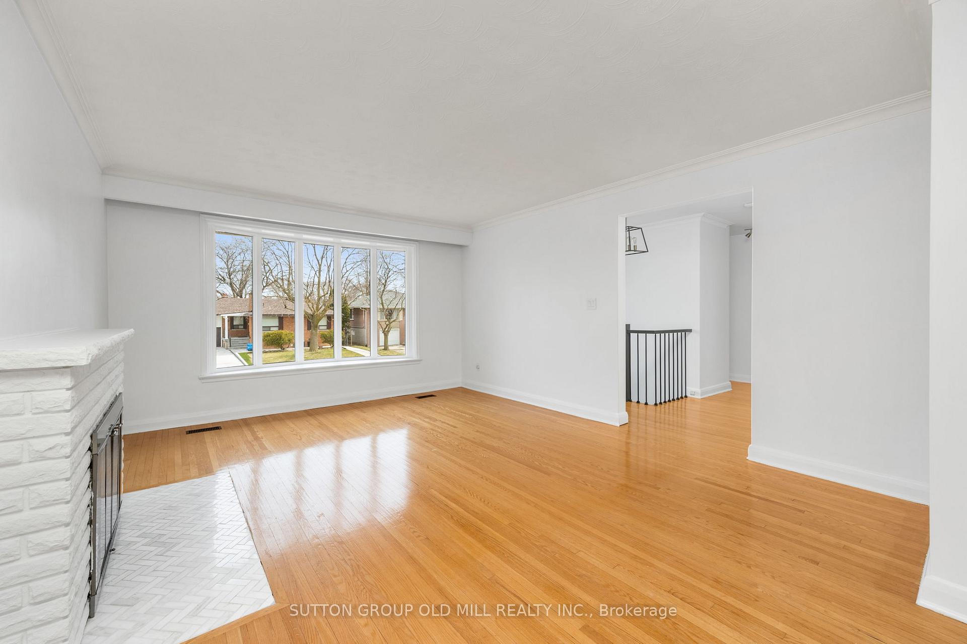 Photo 16 of 26 Breadner Drive, Etobicoke, Willowridge-Martingrove-Richview — HOMEH