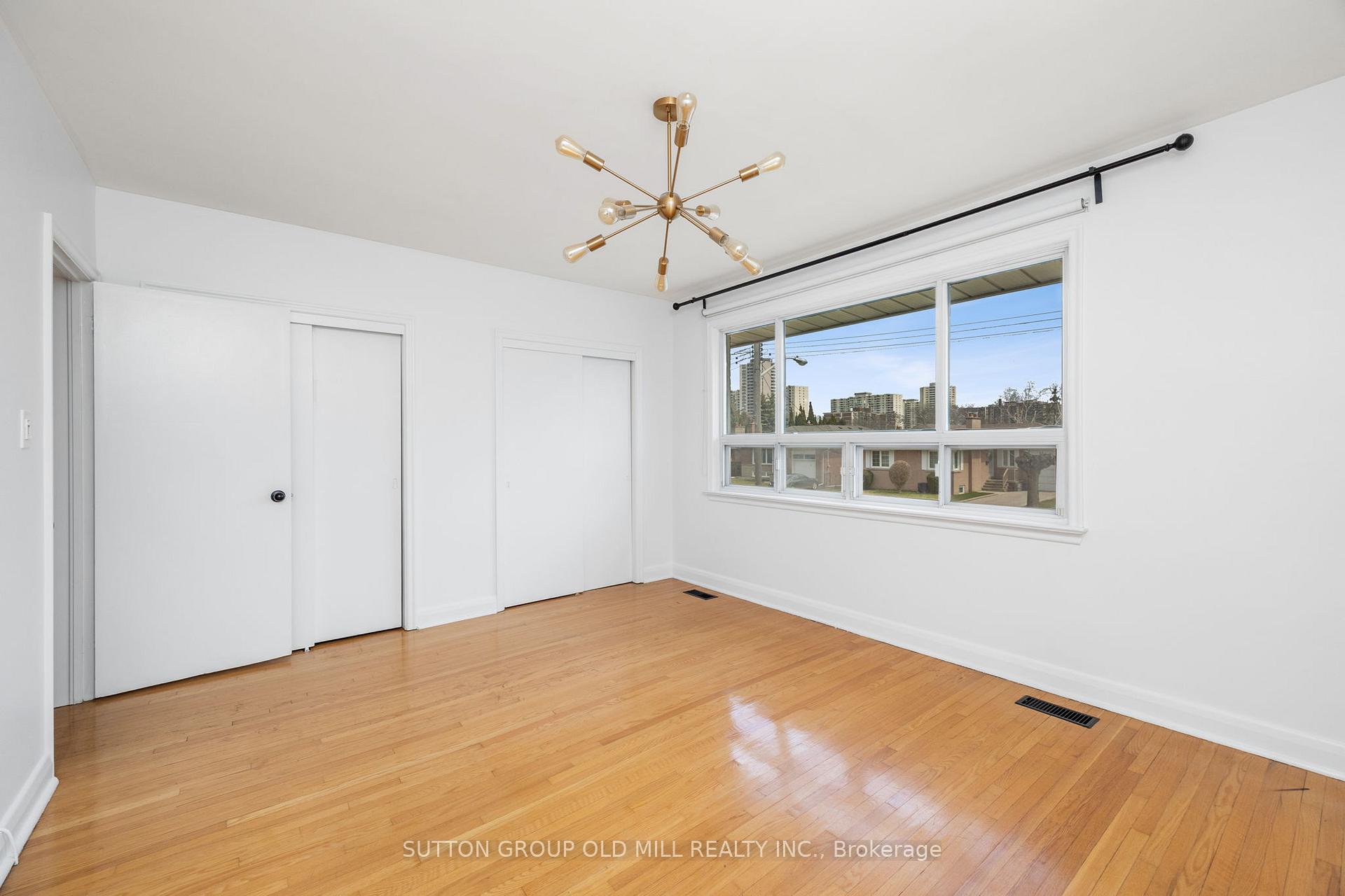 Photo 20 of 26 Breadner Drive, Etobicoke, Willowridge-Martingrove-Richview — HOMEH