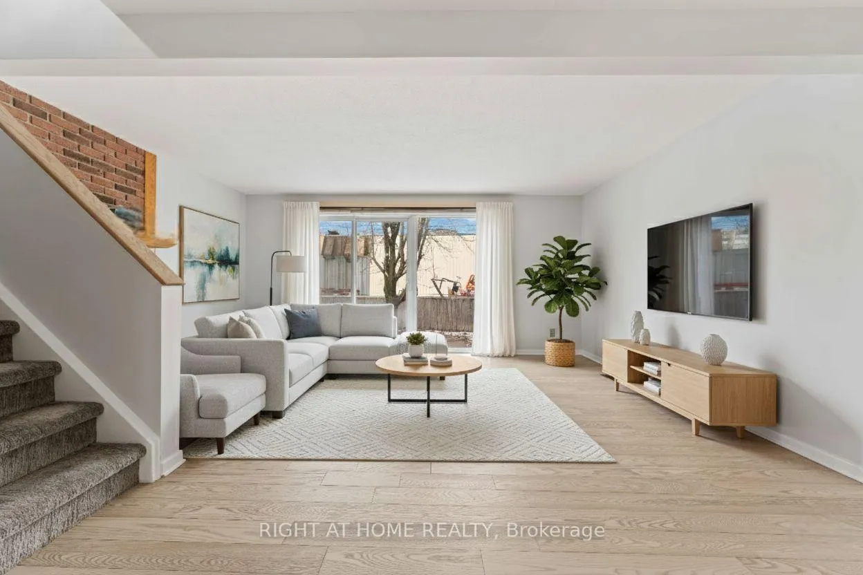 Photo 12 of 21 Ventnor Way, Ottawa, Barrhaven - Pheasant Run — HOMEH