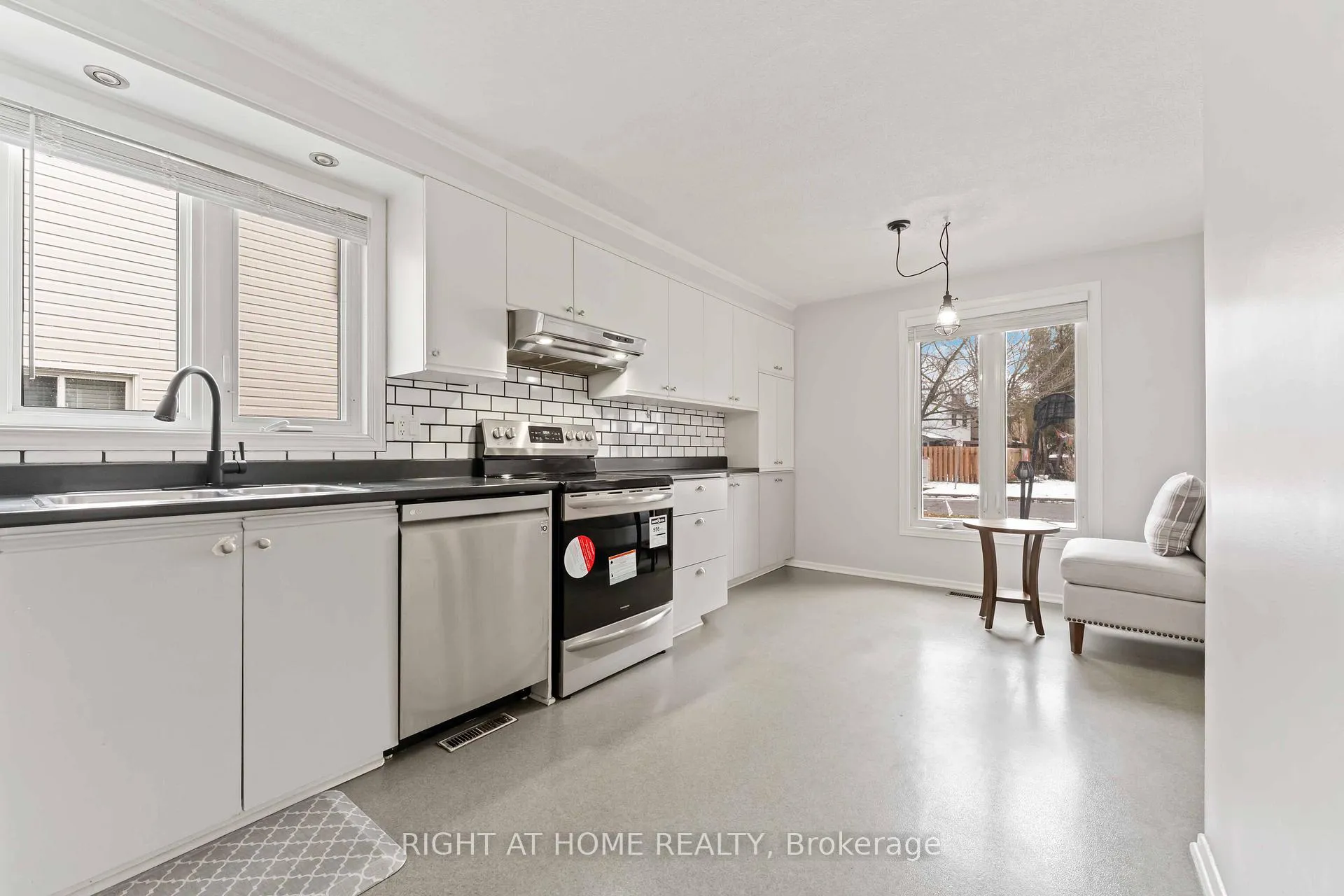 Photo 37 of 21 Ventnor Way, Ottawa, Barrhaven - Pheasant Run — HOMEH