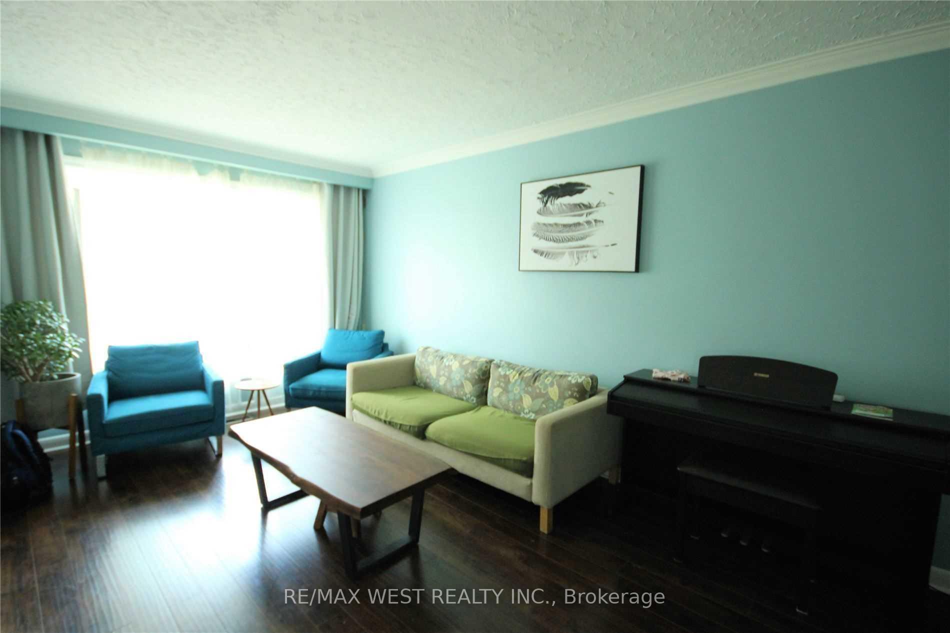 Photo 4 of 20 Celestine Drive, Etobicoke, Willowridge-Martingrove-Richview — HOMEH