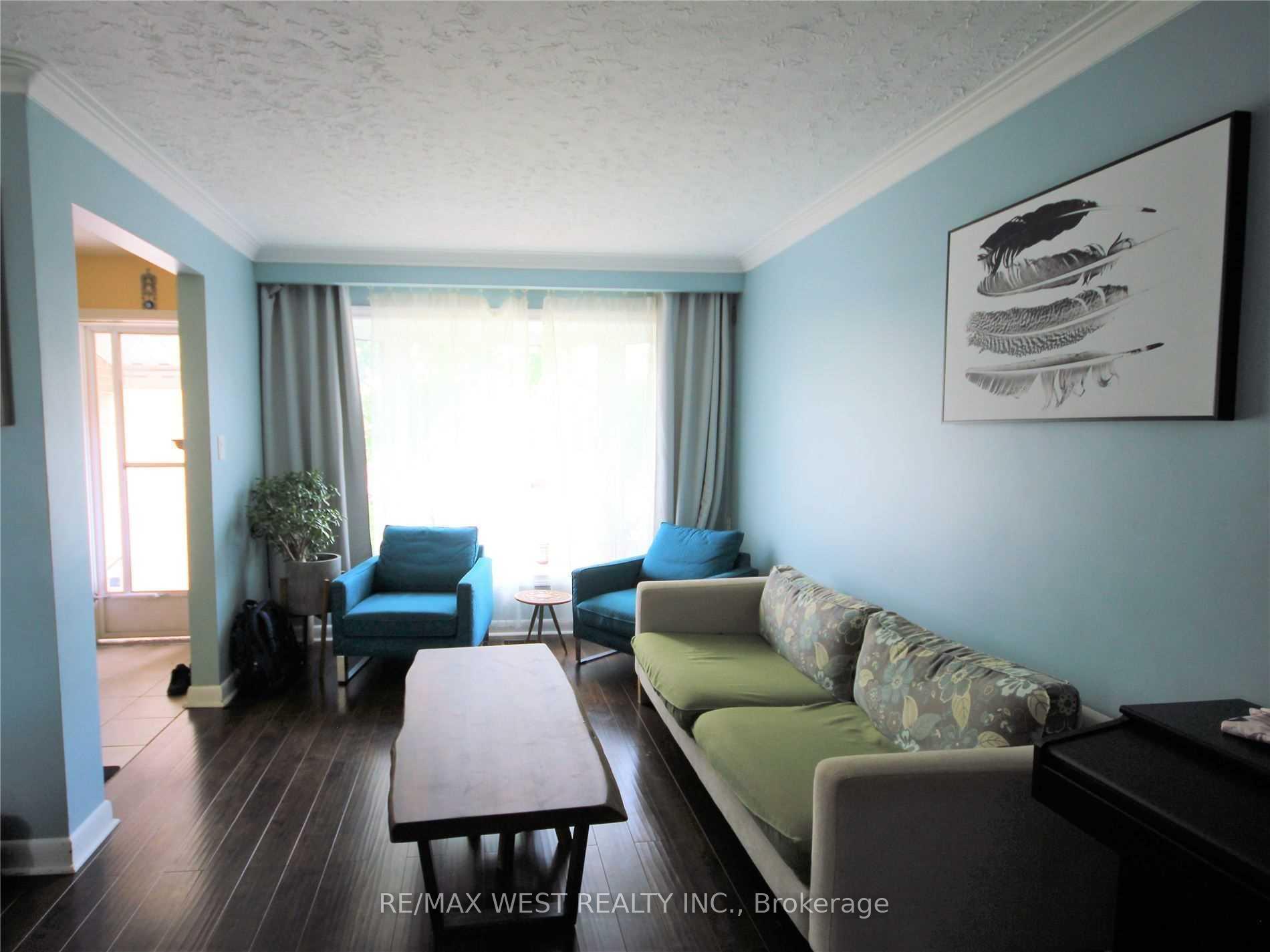 Photo 5 of 20 Celestine Drive, Etobicoke, Willowridge-Martingrove-Richview — HOMEH