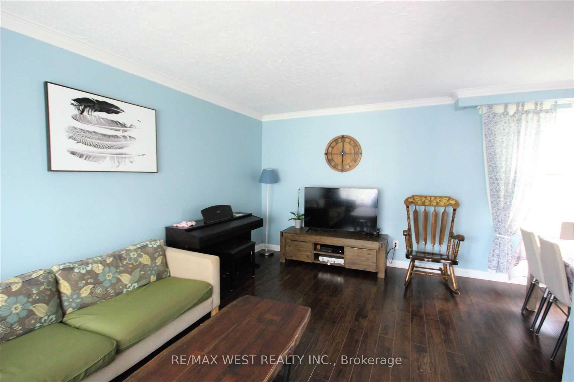 Photo 7 of 20 Celestine Drive, Etobicoke, Willowridge-Martingrove-Richview — HOMEH