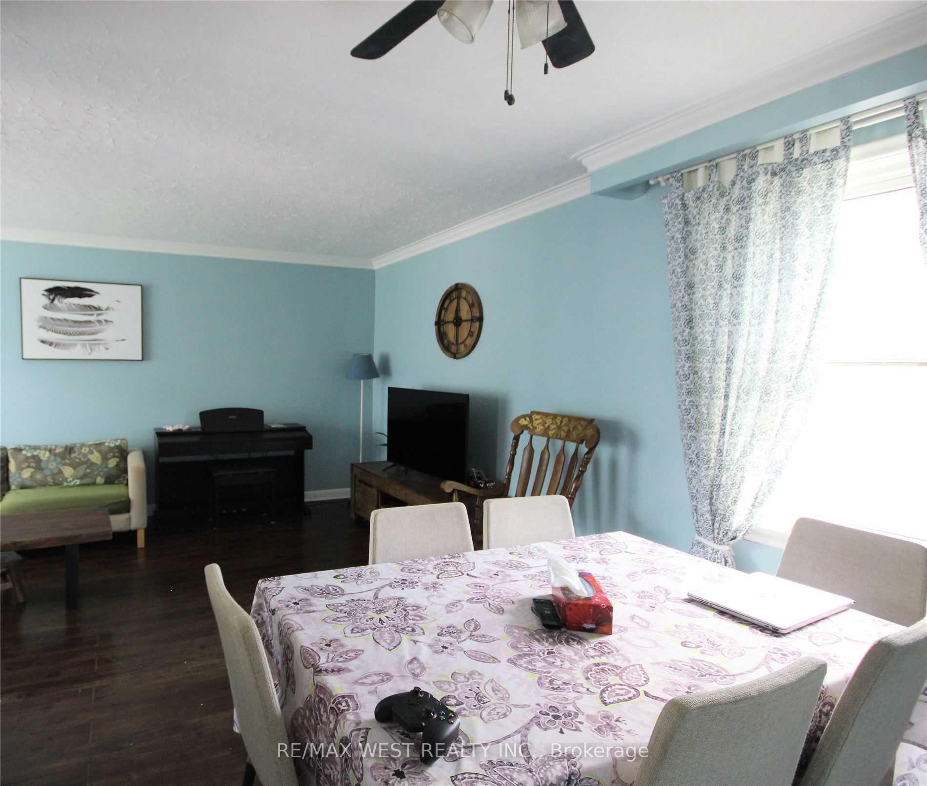Photo 8 of 20 Celestine Drive, Etobicoke, Willowridge-Martingrove-Richview — HOMEH