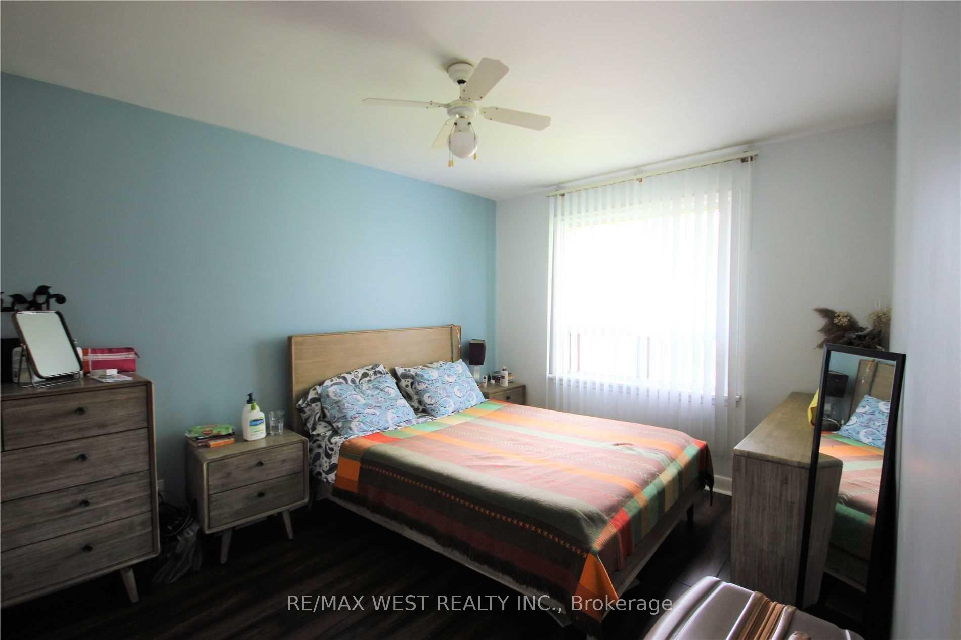 Photo 15 of 20 Celestine Drive, Etobicoke, Willowridge-Martingrove-Richview — HOMEH
