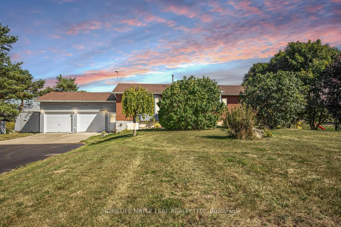 Photo 2 of 473377 County Road 11, Amaranth, Rural Amaranth — HOMEH