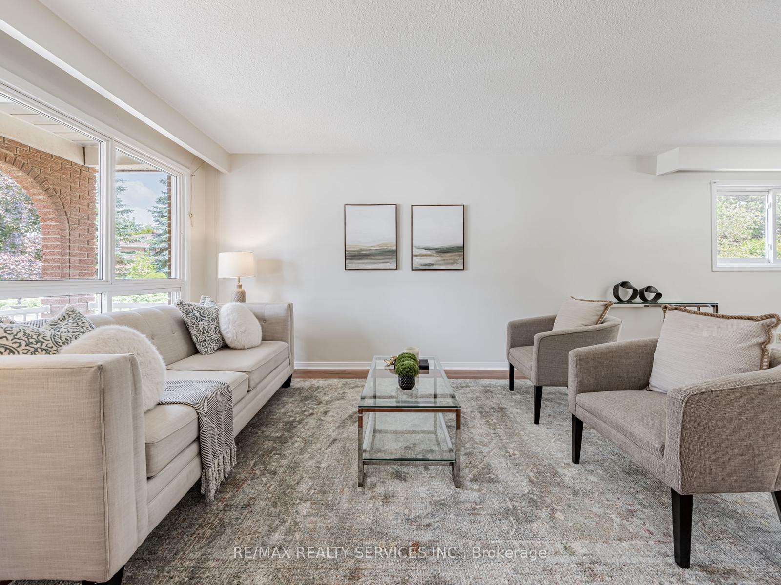Photo 4 of 9 Garview Court, Etobicoke, Kingsview Village-The Westway — HOMEH