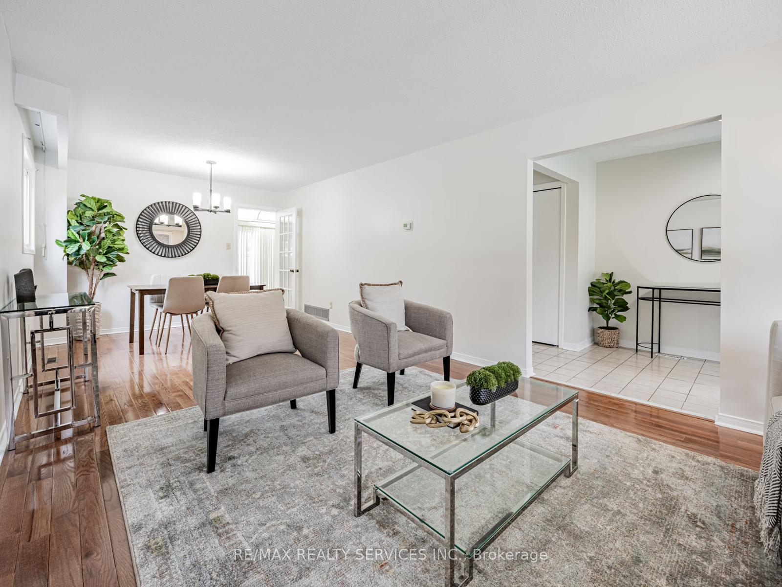Photo 7 of 9 Garview Court, Etobicoke, Kingsview Village-The Westway — HOMEH