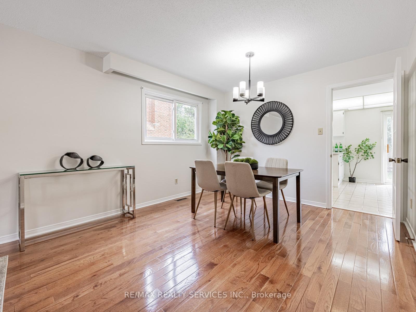 Photo 8 of 9 Garview Court, Etobicoke, Kingsview Village-The Westway — HOMEH