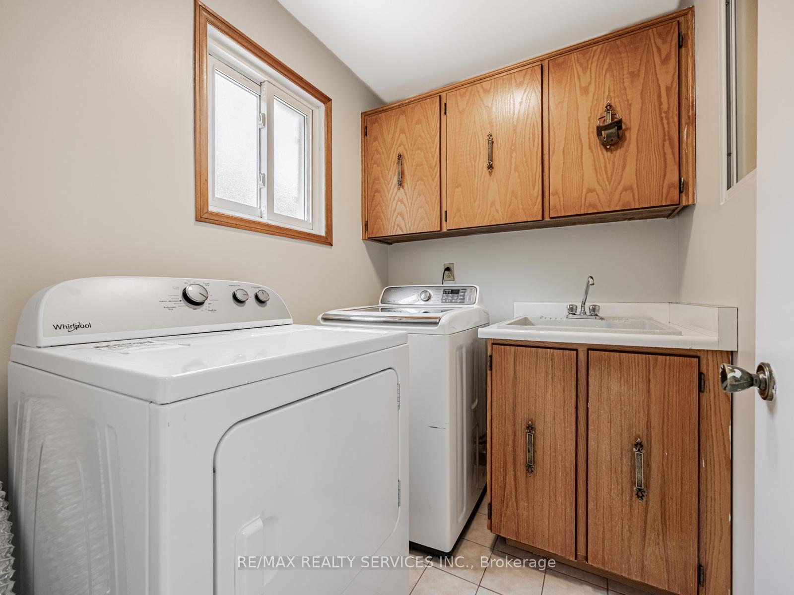 Photo 18 of 9 Garview Court, Etobicoke, Kingsview Village-The Westway — HOMEH