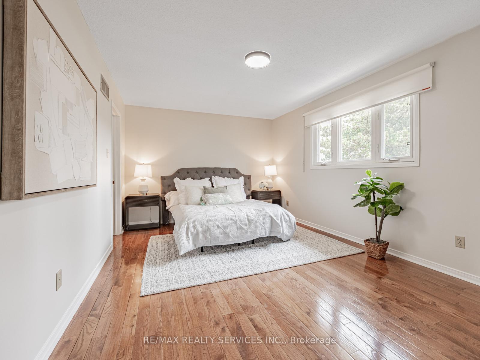 Photo 20 of 9 Garview Court, Etobicoke, Kingsview Village-The Westway — HOMEH