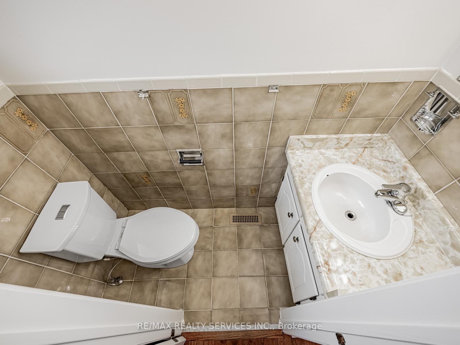 Photo 23 of 9 Garview Court, Etobicoke, Kingsview Village-The Westway — HOMEH