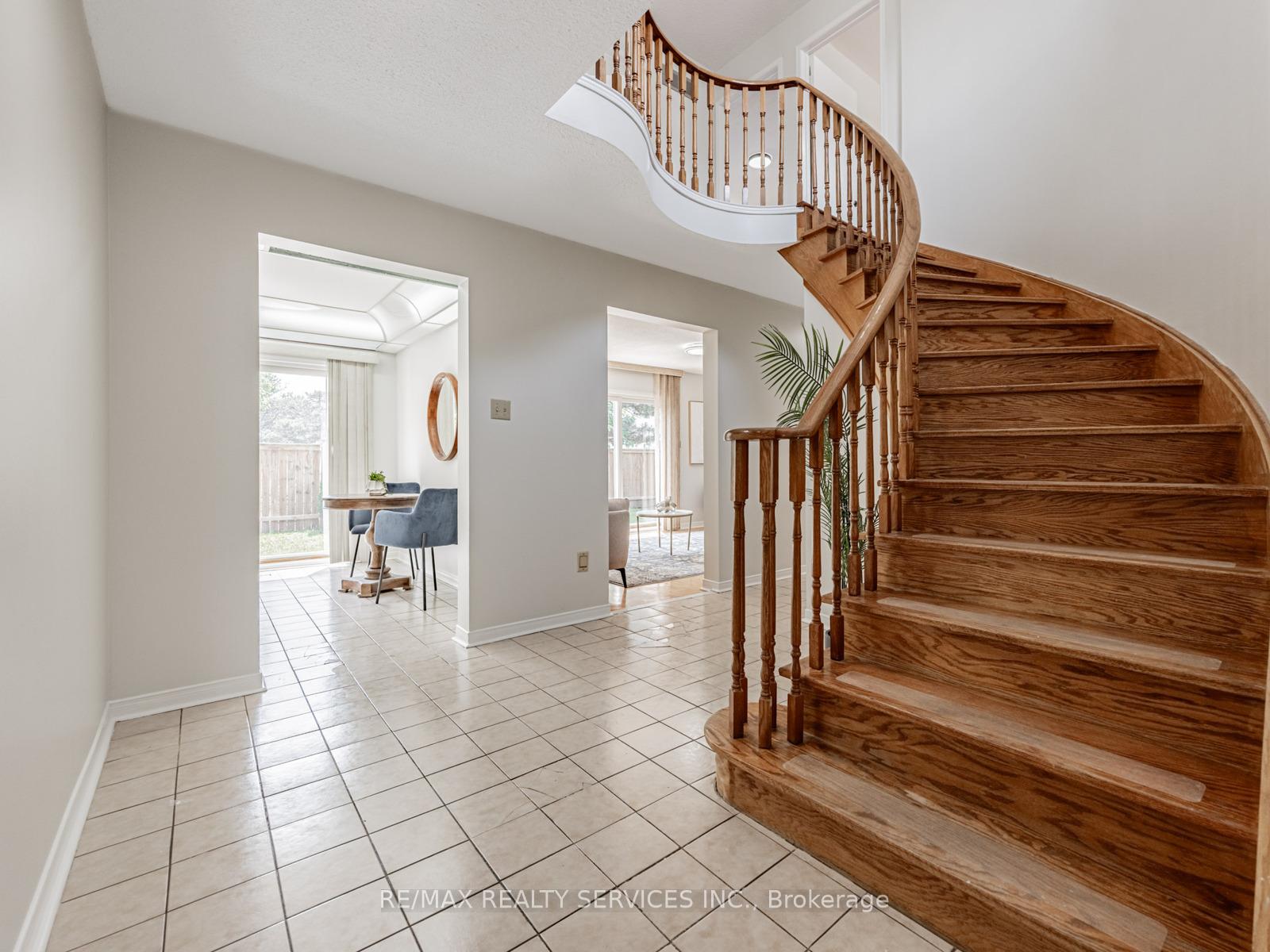 Photo 34 of 9 Garview Court, Etobicoke, Kingsview Village-The Westway — HOMEH