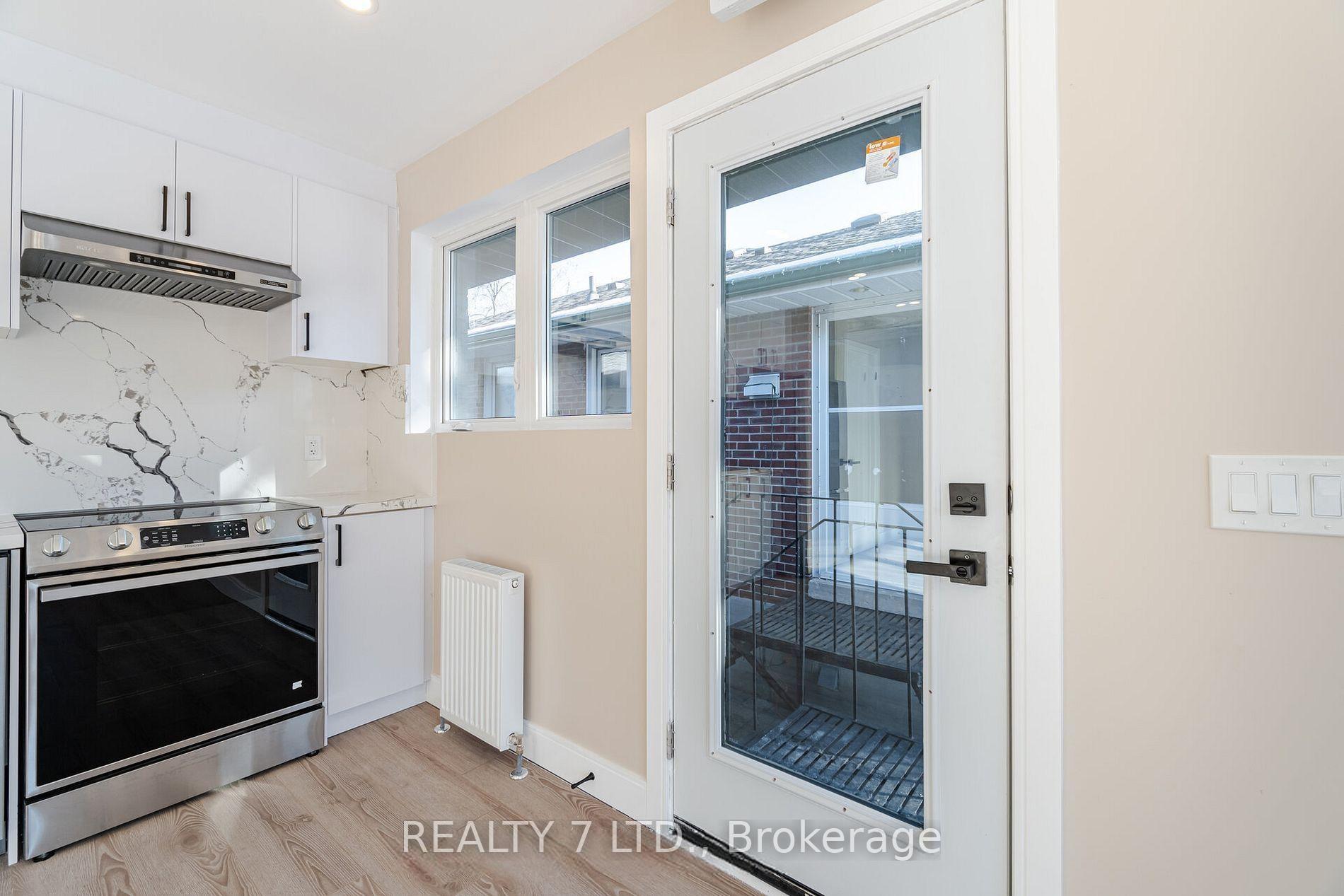 Photo 7 of Unit Unit #2, 25 Templar Drive, Etobicoke, Kingsview Village-The Westway — HOMEH