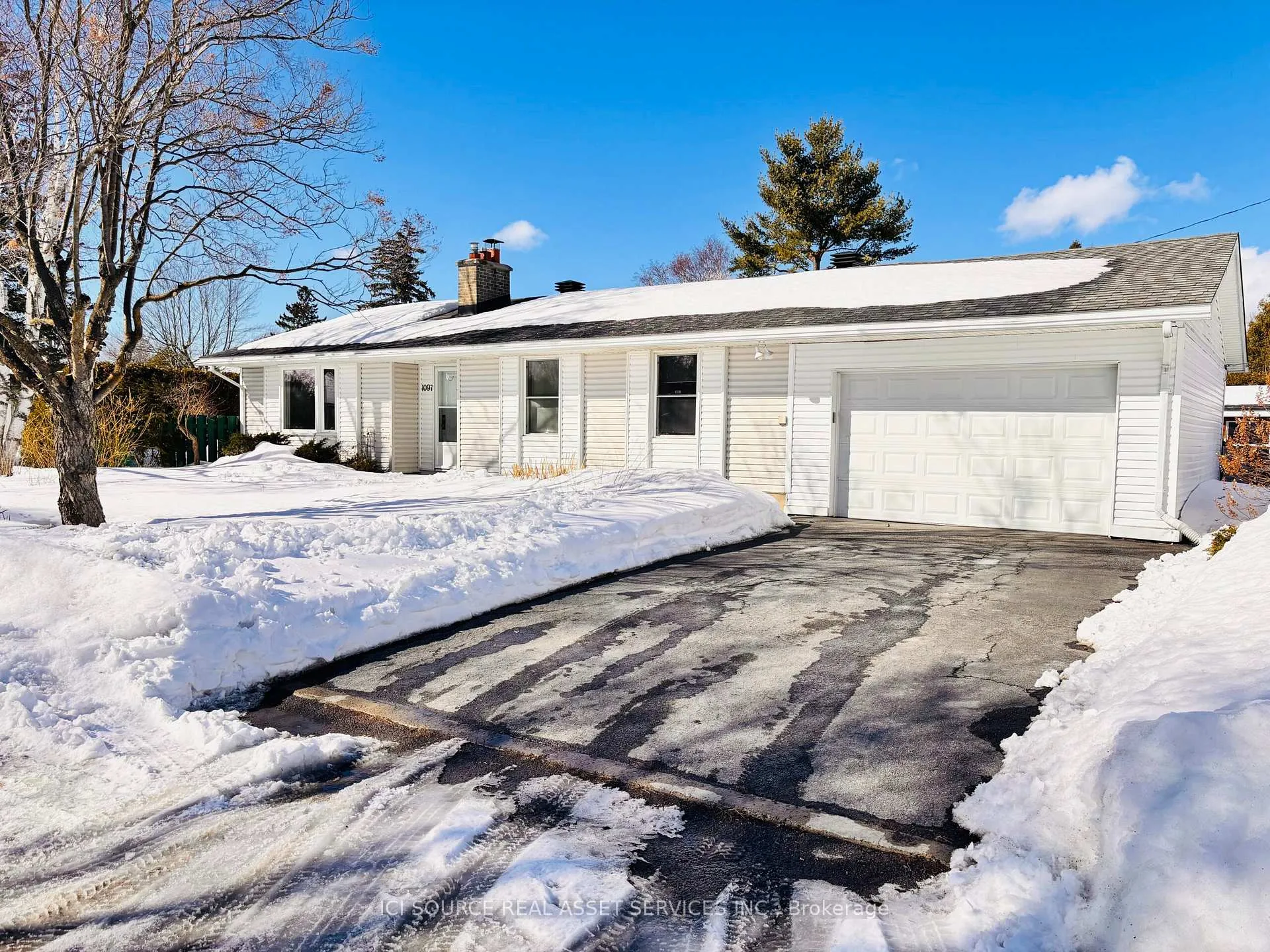 Photo 2 of 1097 Wiseman Crescent, Ottawa, Riverside Park — HOMEH