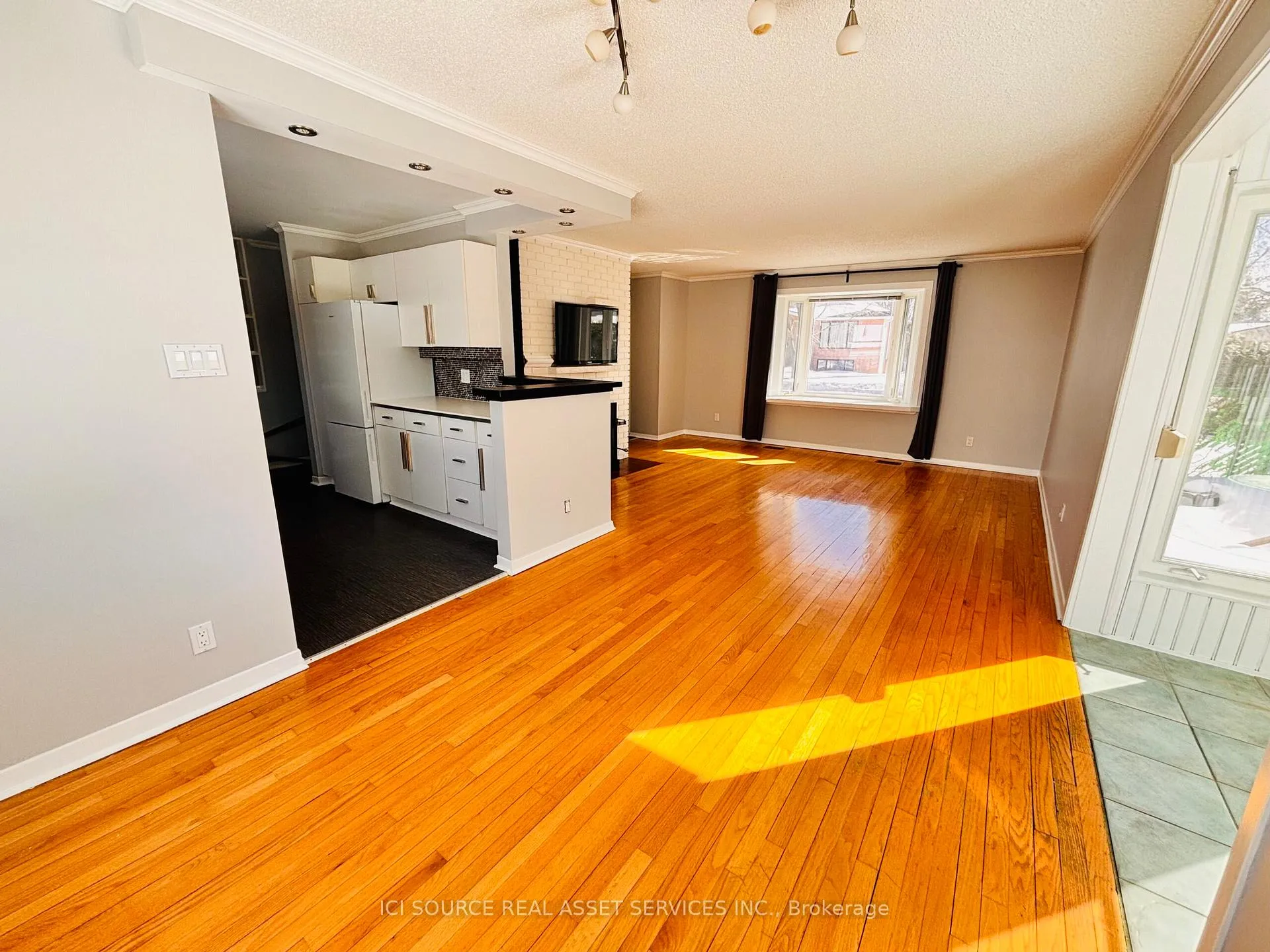 Photo 16 of 1097 Wiseman Crescent, Ottawa, Riverside Park — HOMEH
