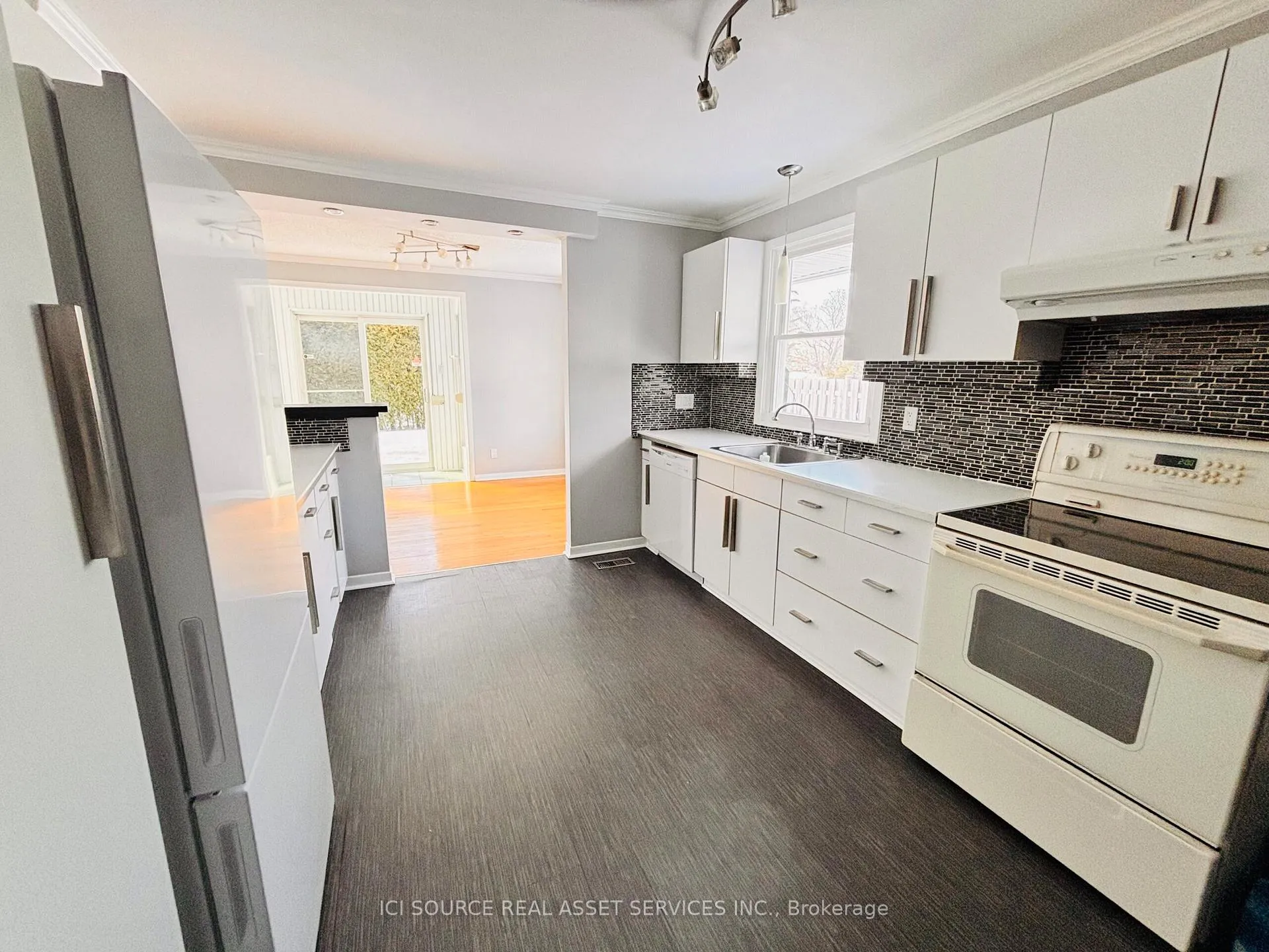 Photo 25 of 1097 Wiseman Crescent, Ottawa, Riverside Park — HOMEH