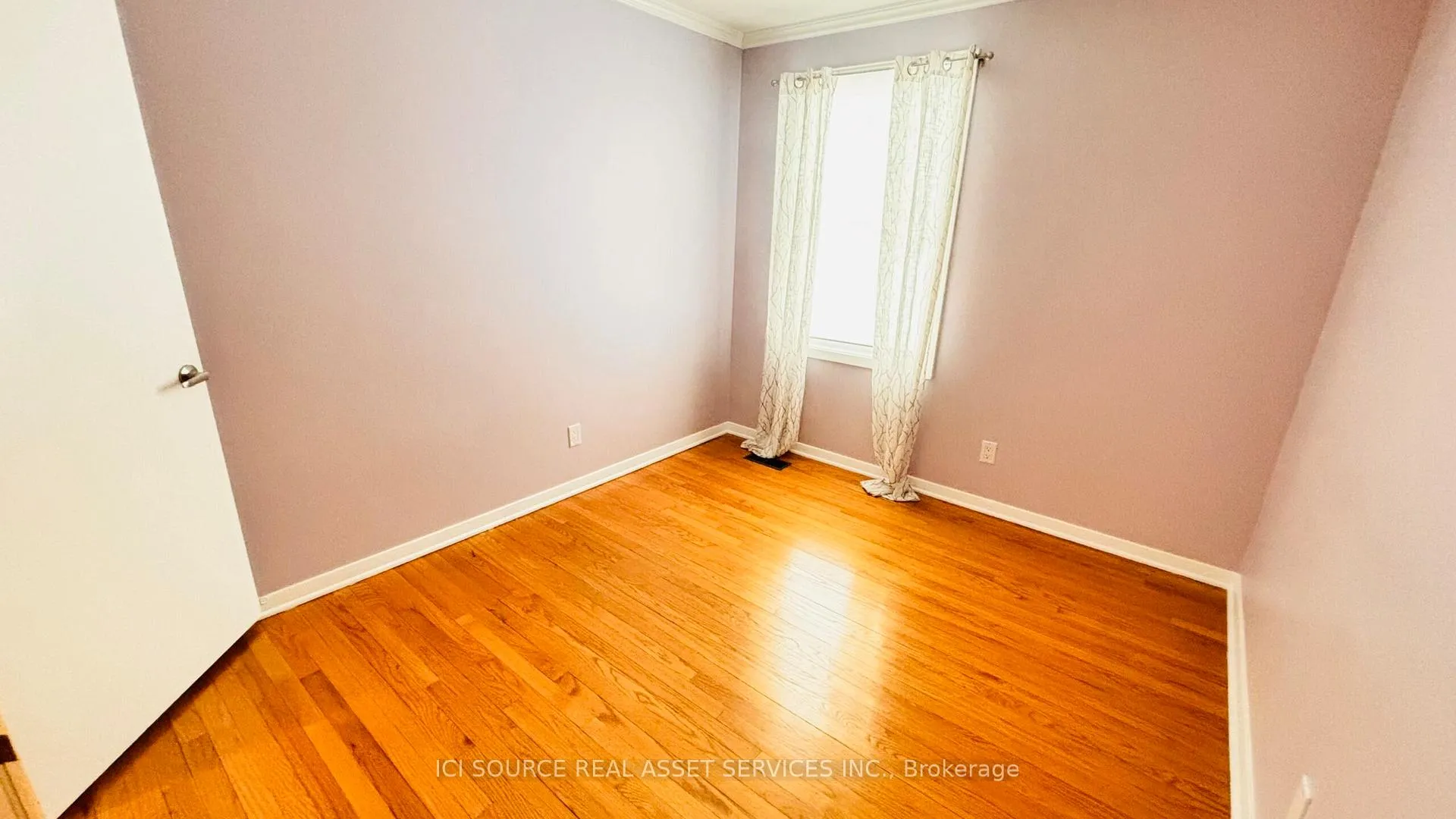 Photo 23 of 1097 Wiseman Crescent, Ottawa, Riverside Park — HOMEH