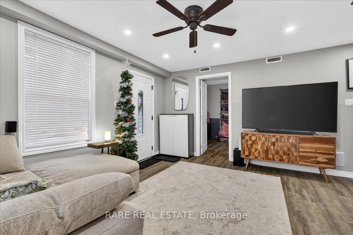 Photo 15 of 119 Essa Road, Barrie, Allandale — HOMEH