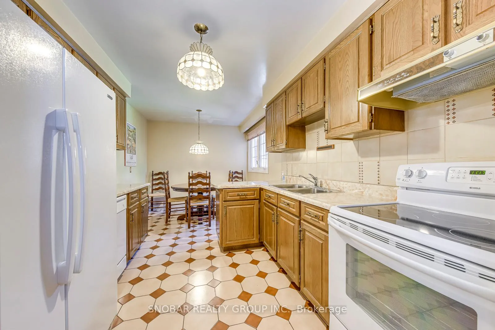 Photo 8 of 6 Sunvale Drive, Etobicoke, Willowridge-Martingrove-Richview — HOMEH