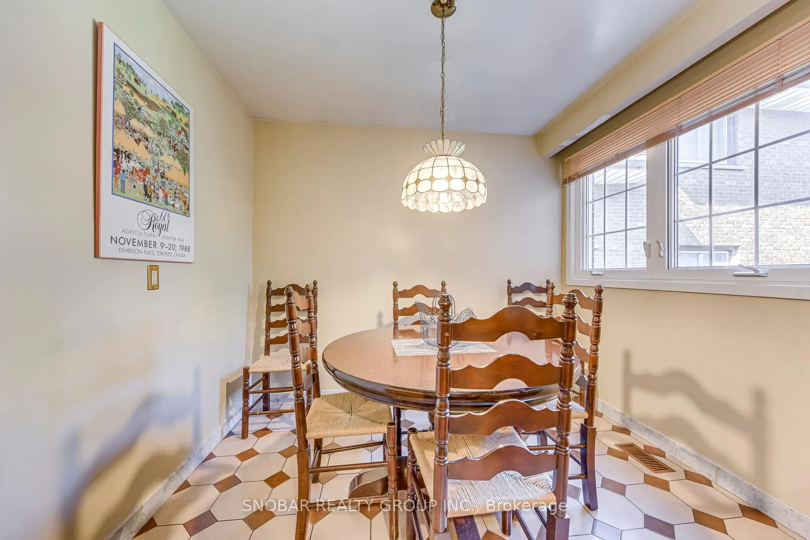 Photo 10 of 6 Sunvale Drive, Etobicoke, Willowridge-Martingrove-Richview — HOMEH