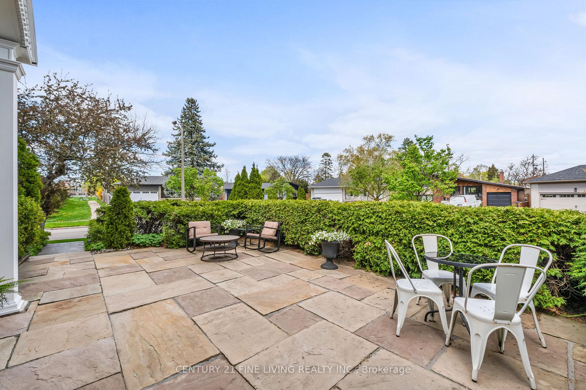 Photo 3 of 30 Norgrove Crescent, Etobicoke, Willowridge-Martingrove-Richview — HOMEH