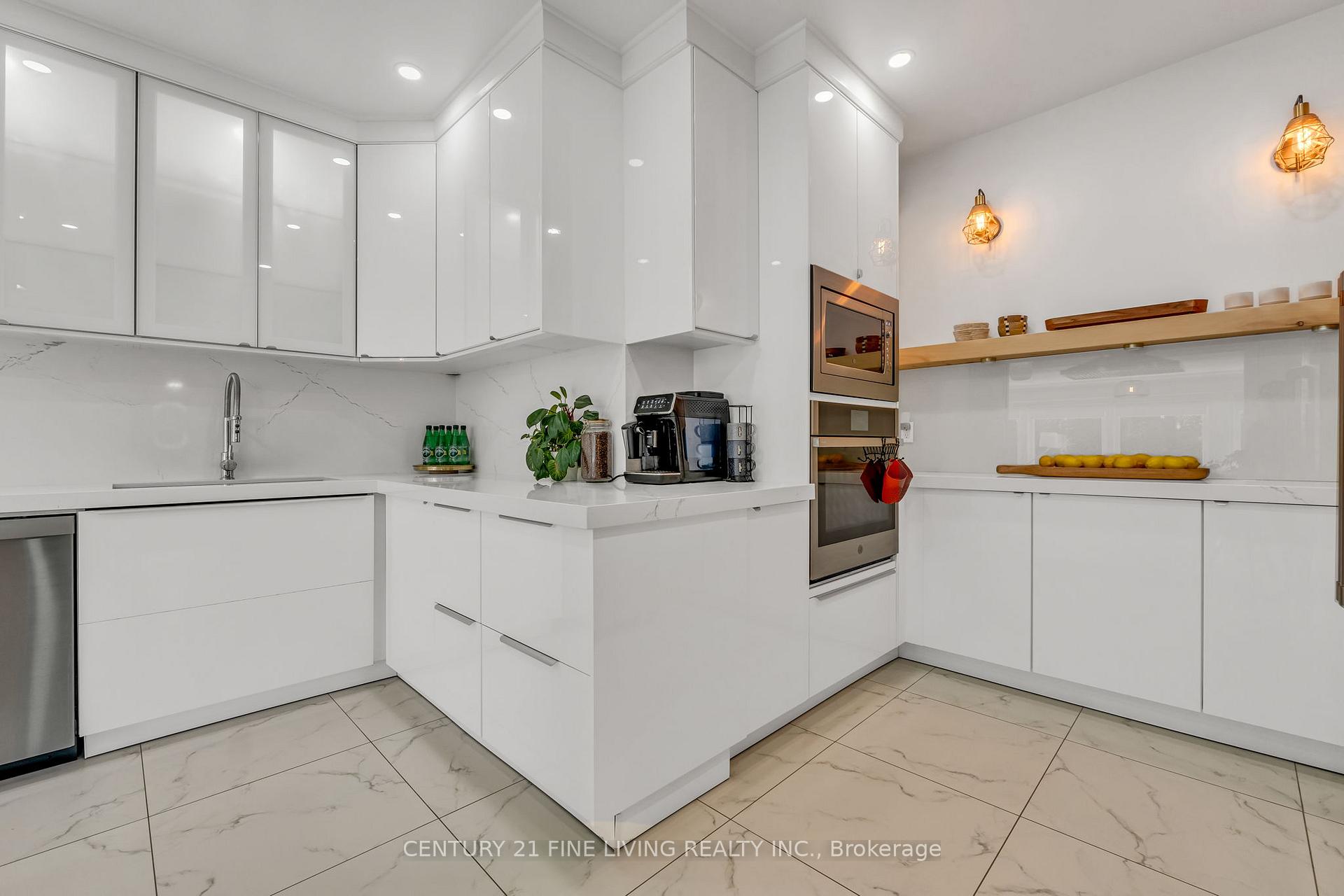 Photo 14 of 30 Norgrove Crescent, Etobicoke, Willowridge-Martingrove-Richview — HOMEH
