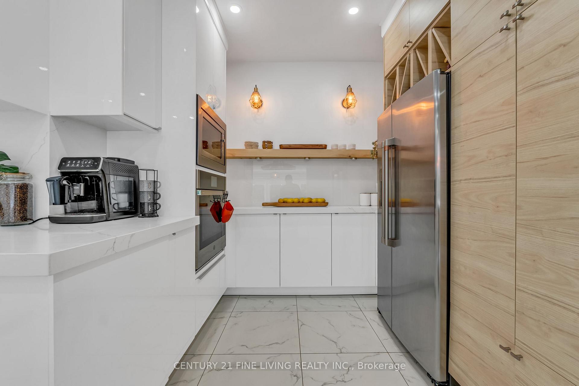 Photo 15 of 30 Norgrove Crescent, Etobicoke, Willowridge-Martingrove-Richview — HOMEH