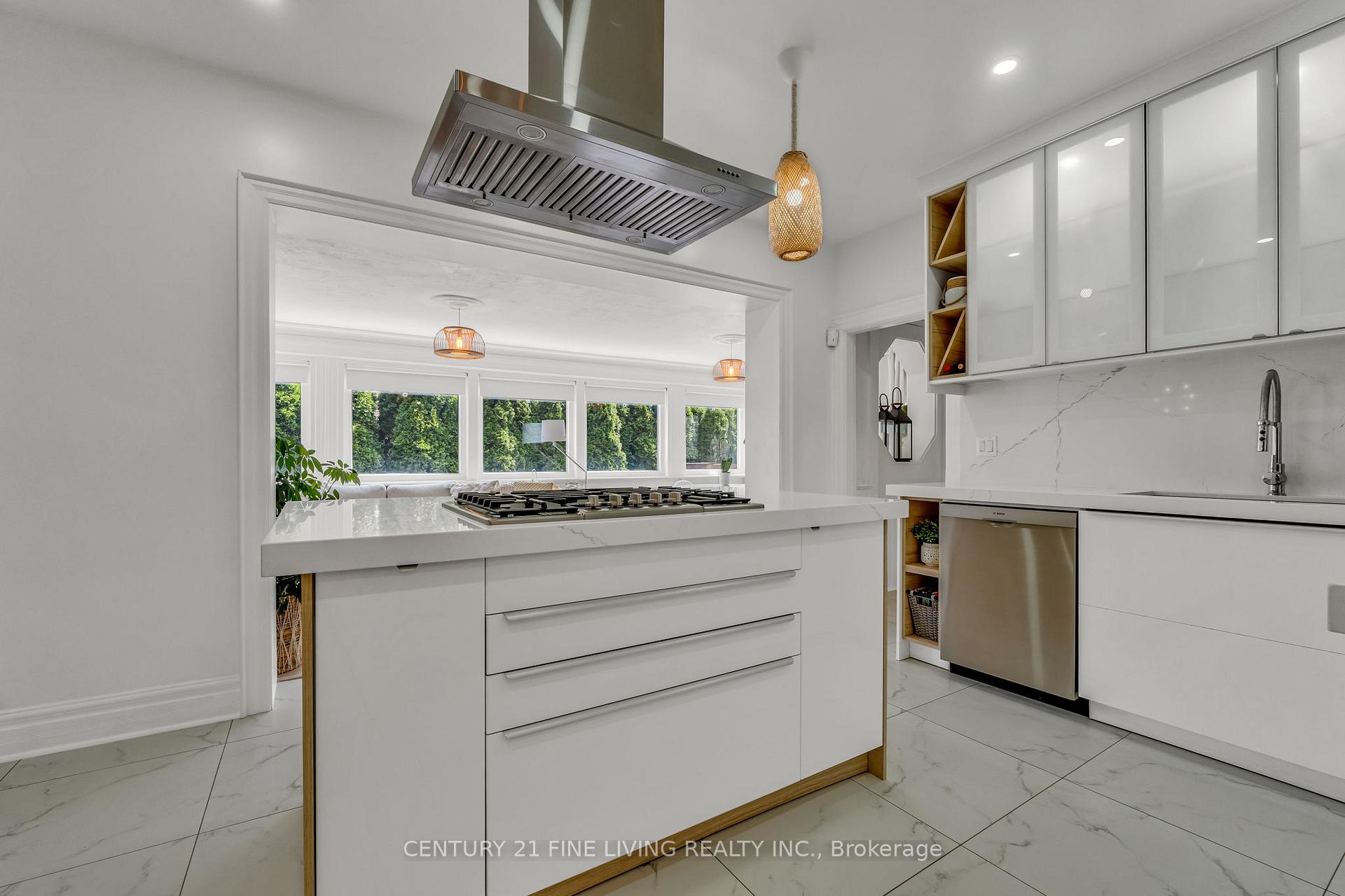 Photo 16 of 30 Norgrove Crescent, Etobicoke, Willowridge-Martingrove-Richview — HOMEH