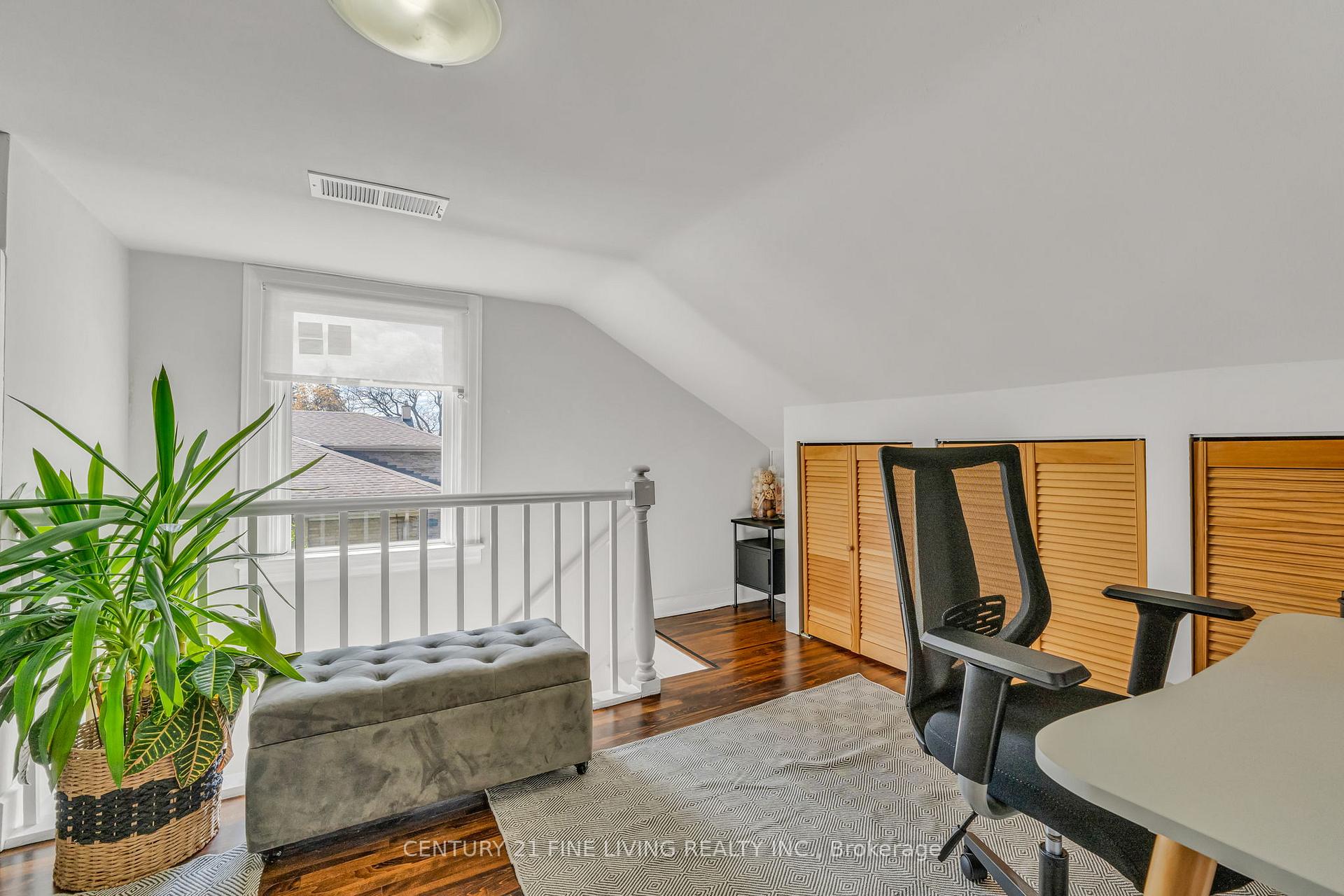 Photo 29 of 30 Norgrove Crescent, Etobicoke, Willowridge-Martingrove-Richview — HOMEH