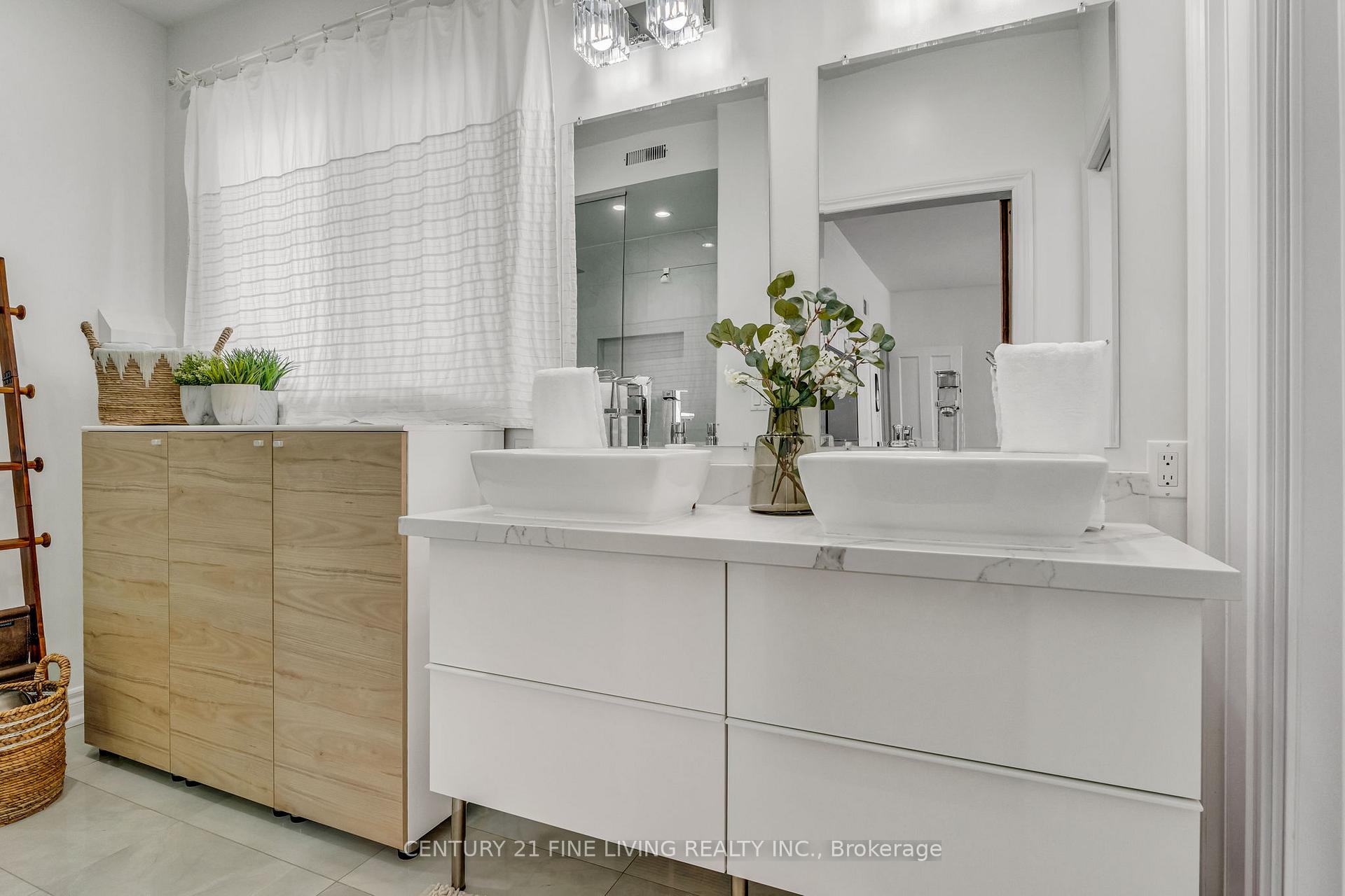 Photo 33 of 30 Norgrove Crescent, Etobicoke, Willowridge-Martingrove-Richview — HOMEH