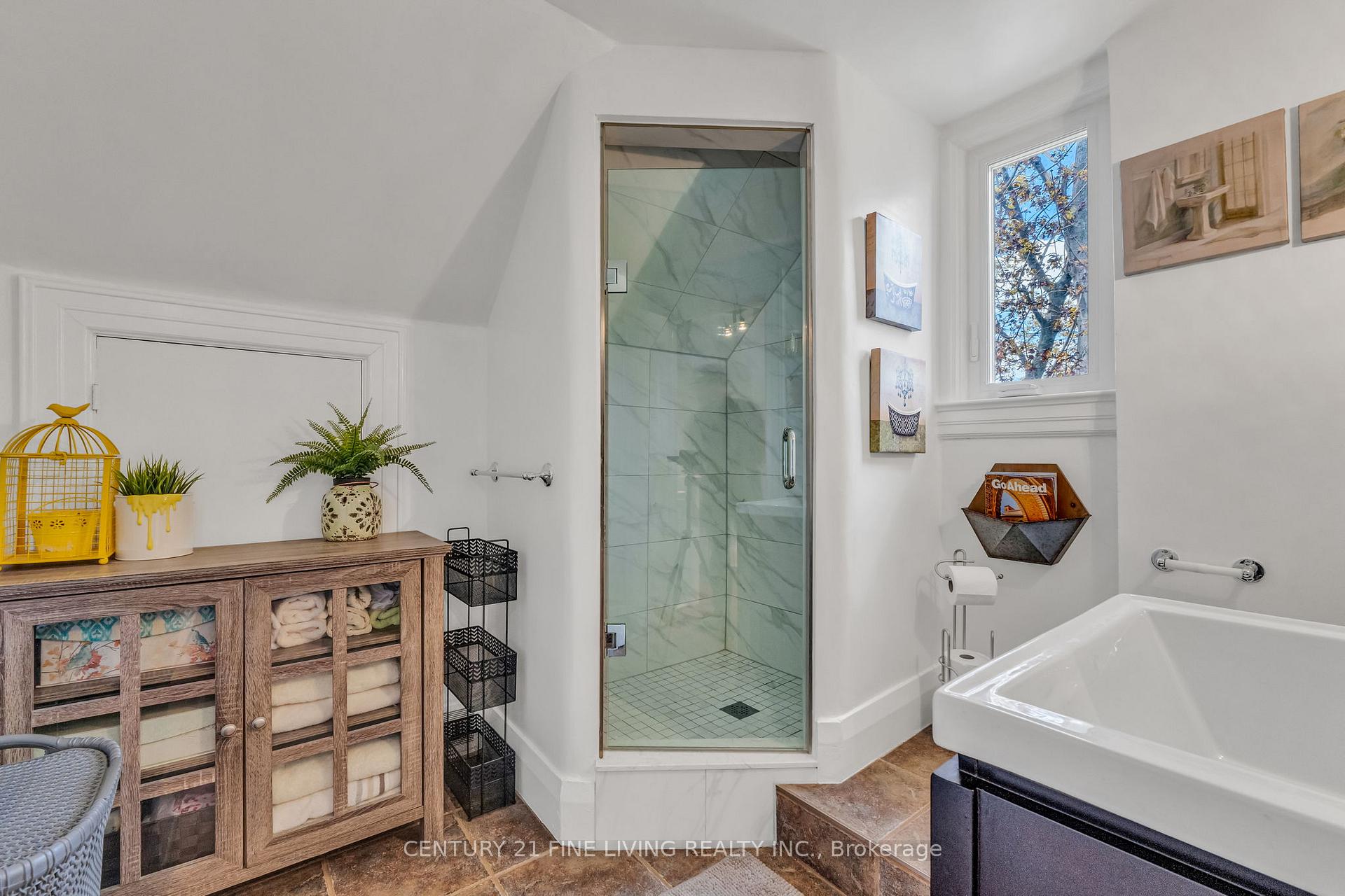 Photo 39 of 30 Norgrove Crescent, Etobicoke, Willowridge-Martingrove-Richview — HOMEH